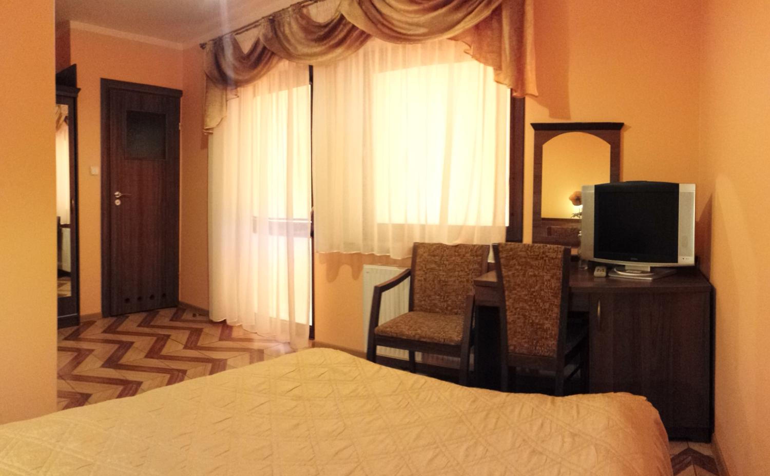 Economy Double Room photo 2