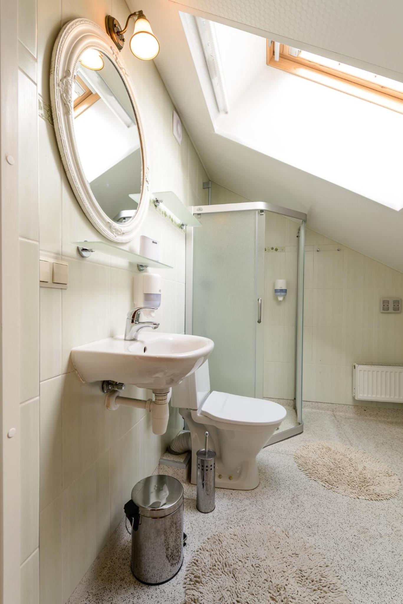 Double or Twin Room - Photo 3