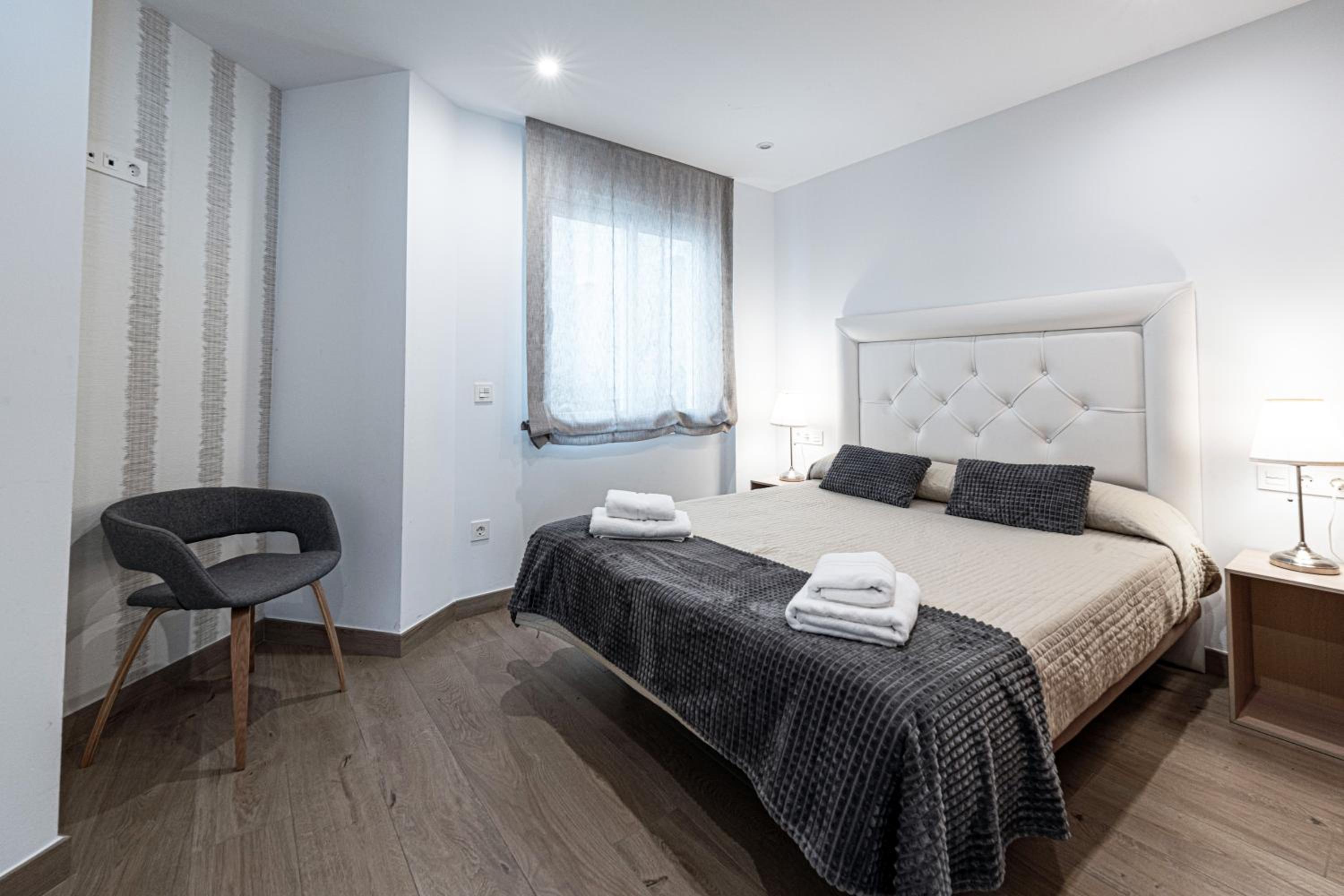Apartamento de dos habitaciones con terraza y piscina privada