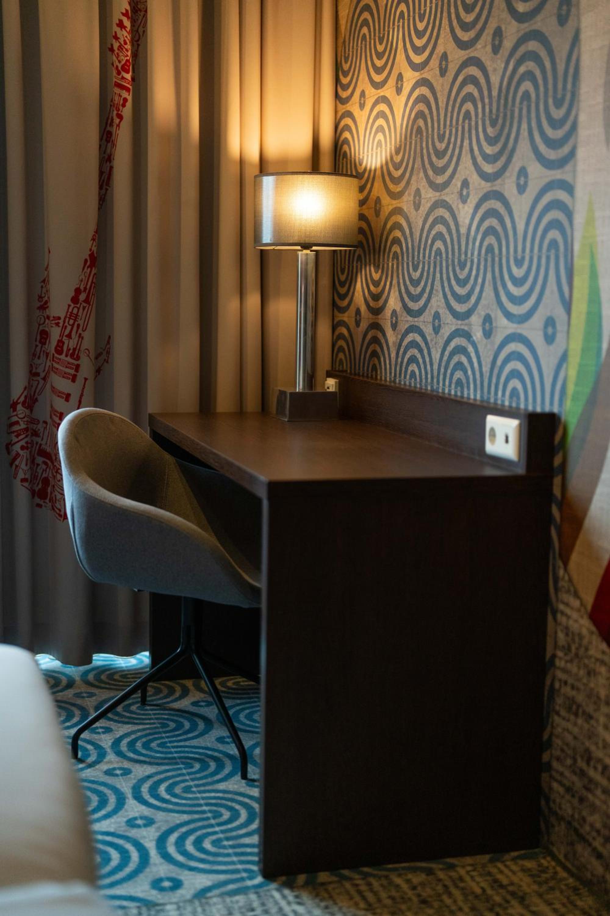 Standard Twin Room - Photo 4