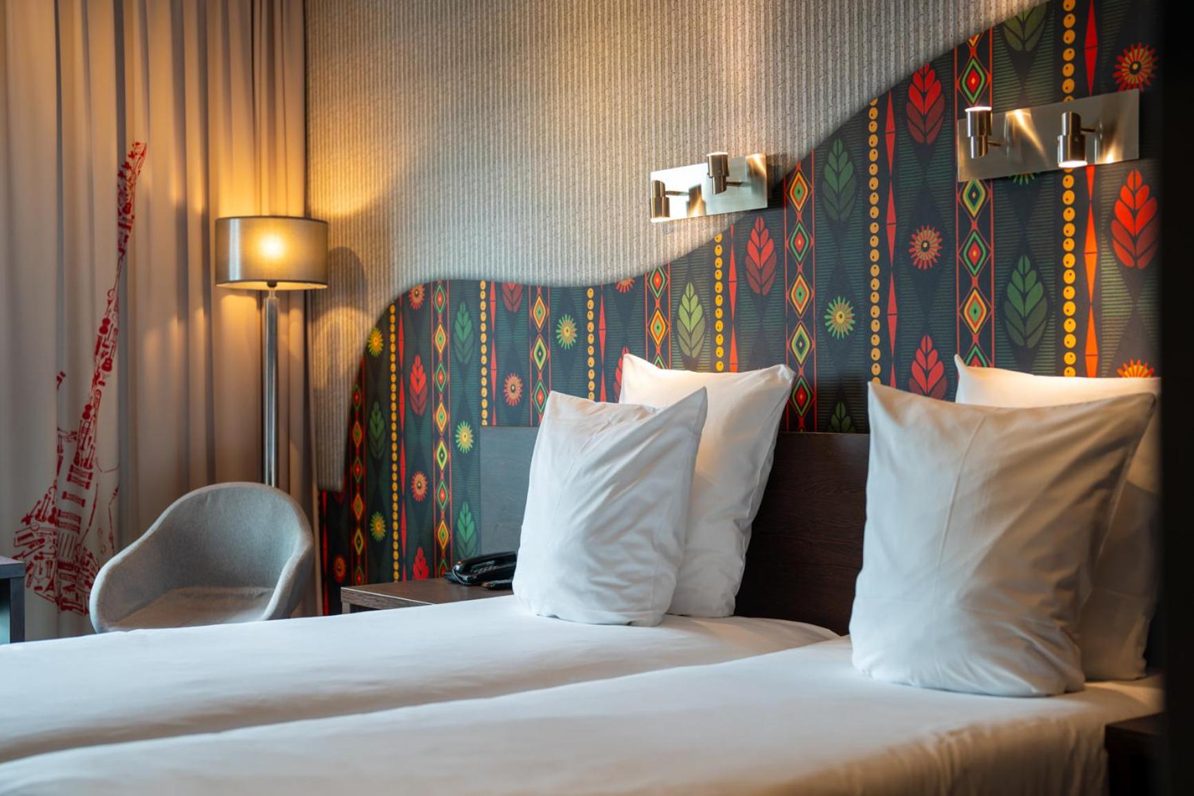 Standard Twin Room - Photo 8