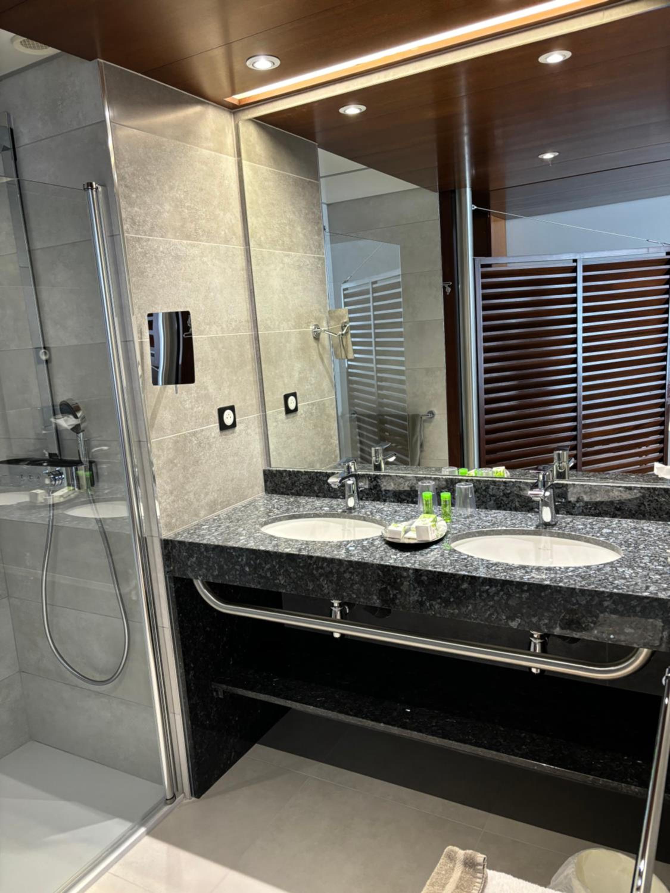 Standard Double Room - No Sea View - Photo 6