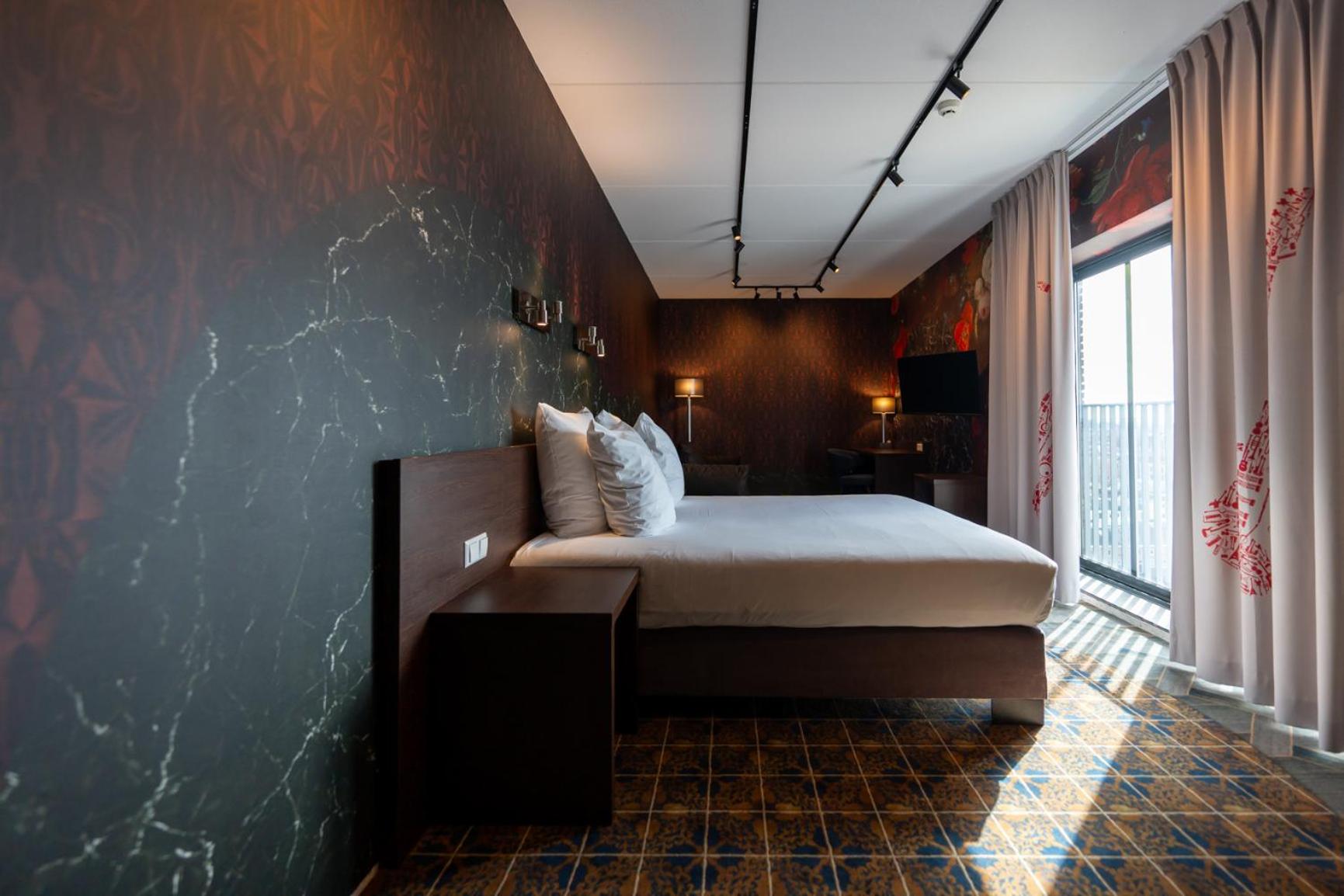 Large Deluxe Double Room - Photo 2