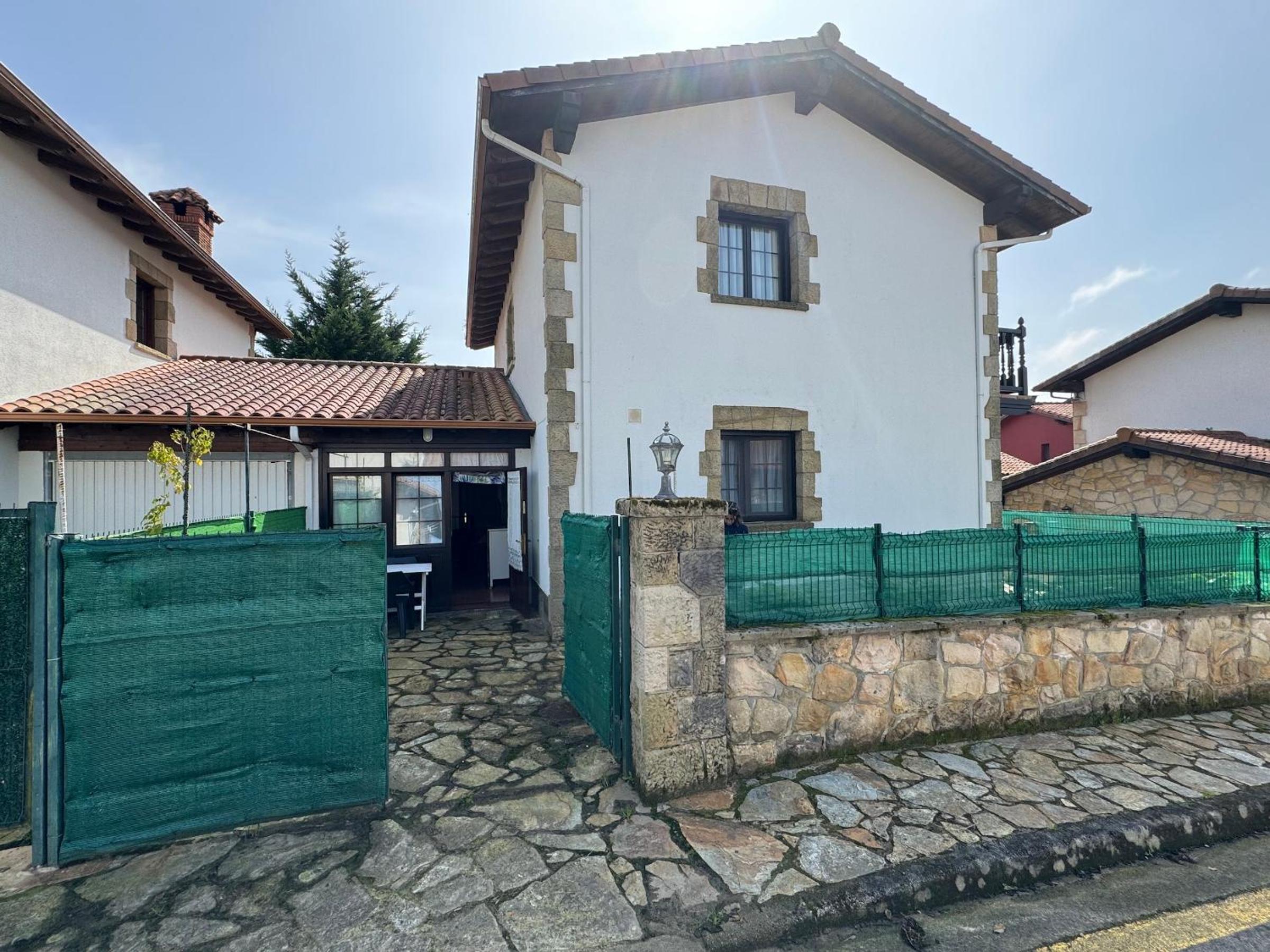 One-Bedroom House photo 2