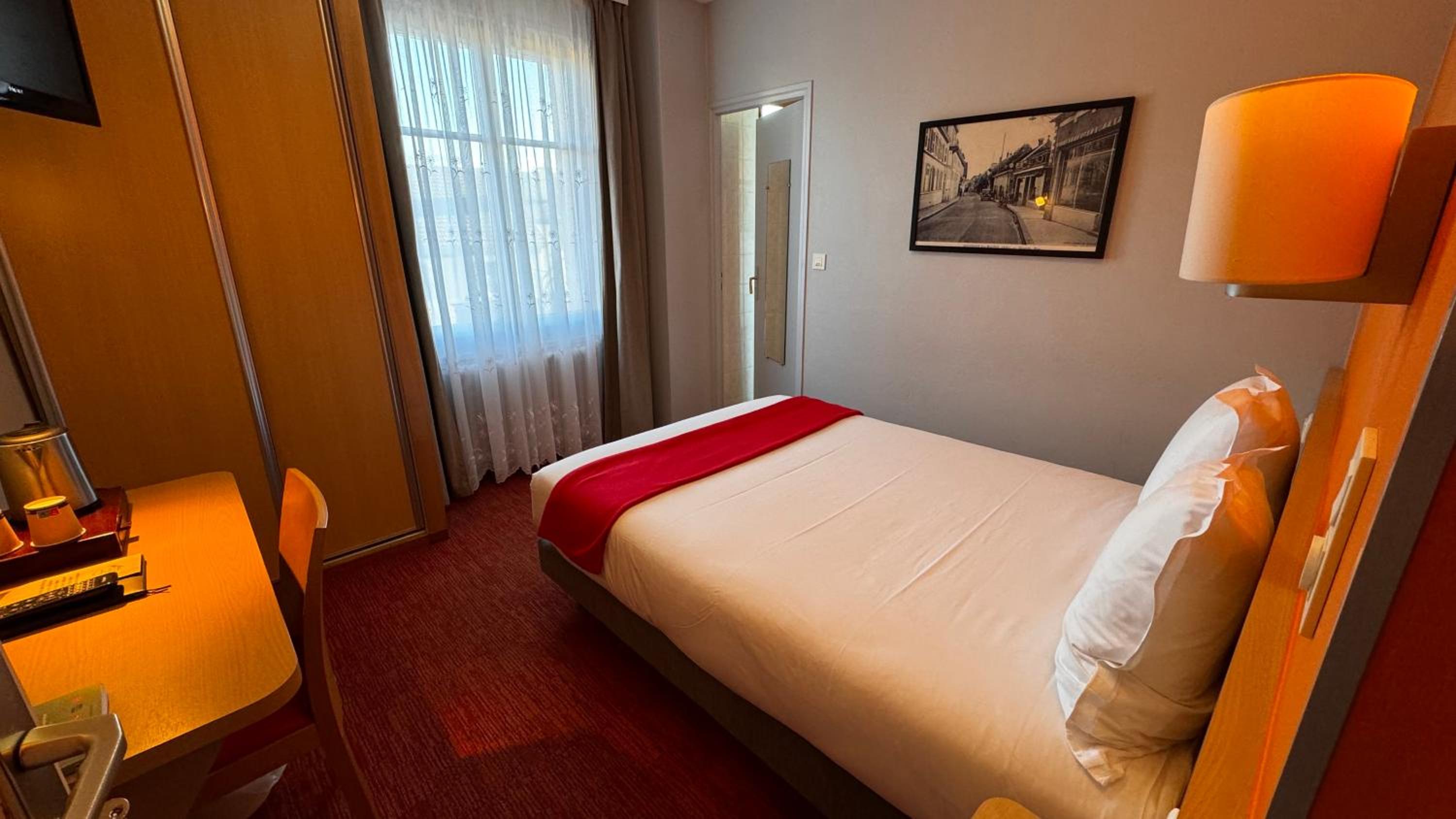 Standard Room photo 1