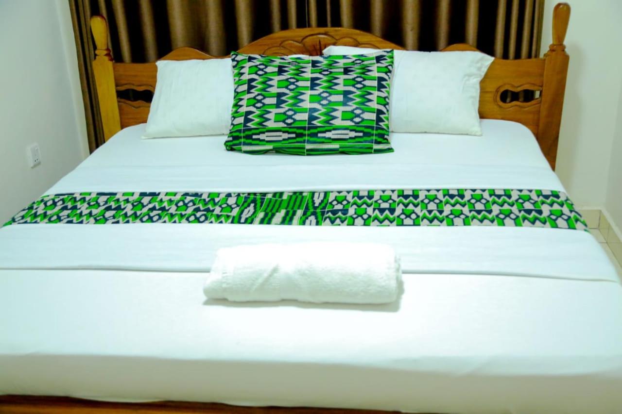Standard King Room photo 1