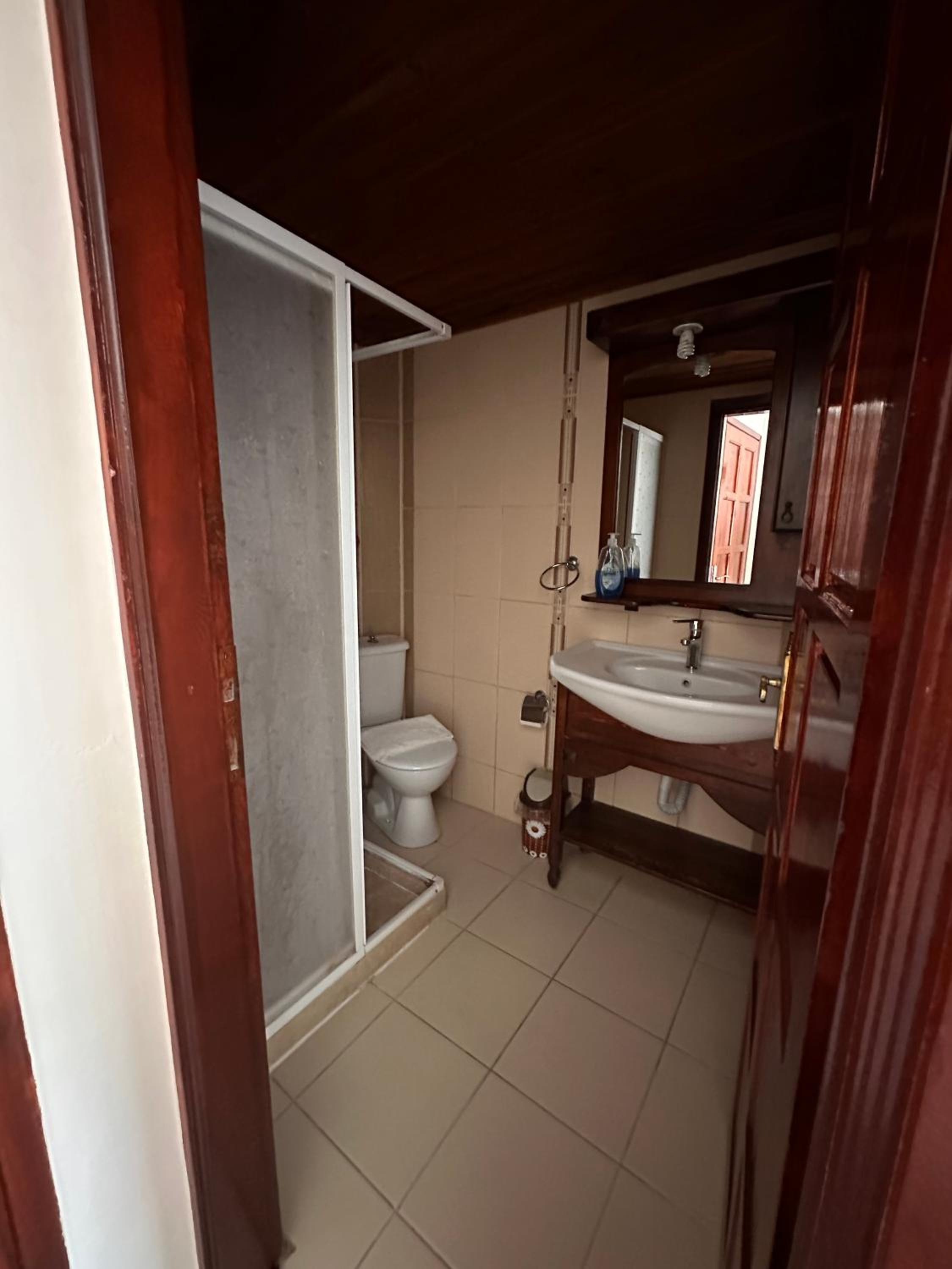 Standard Double or Twin Room - Photo 6