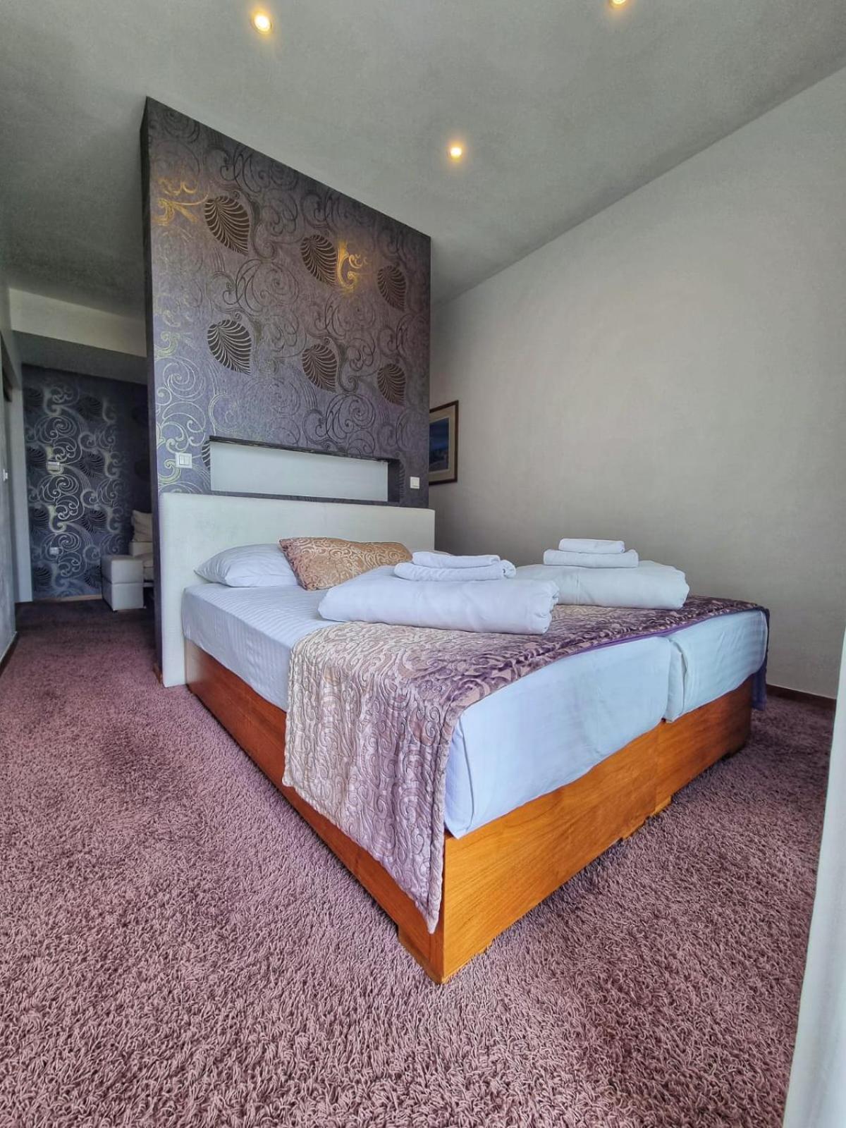 Classic Quadruple Room - Photo 4