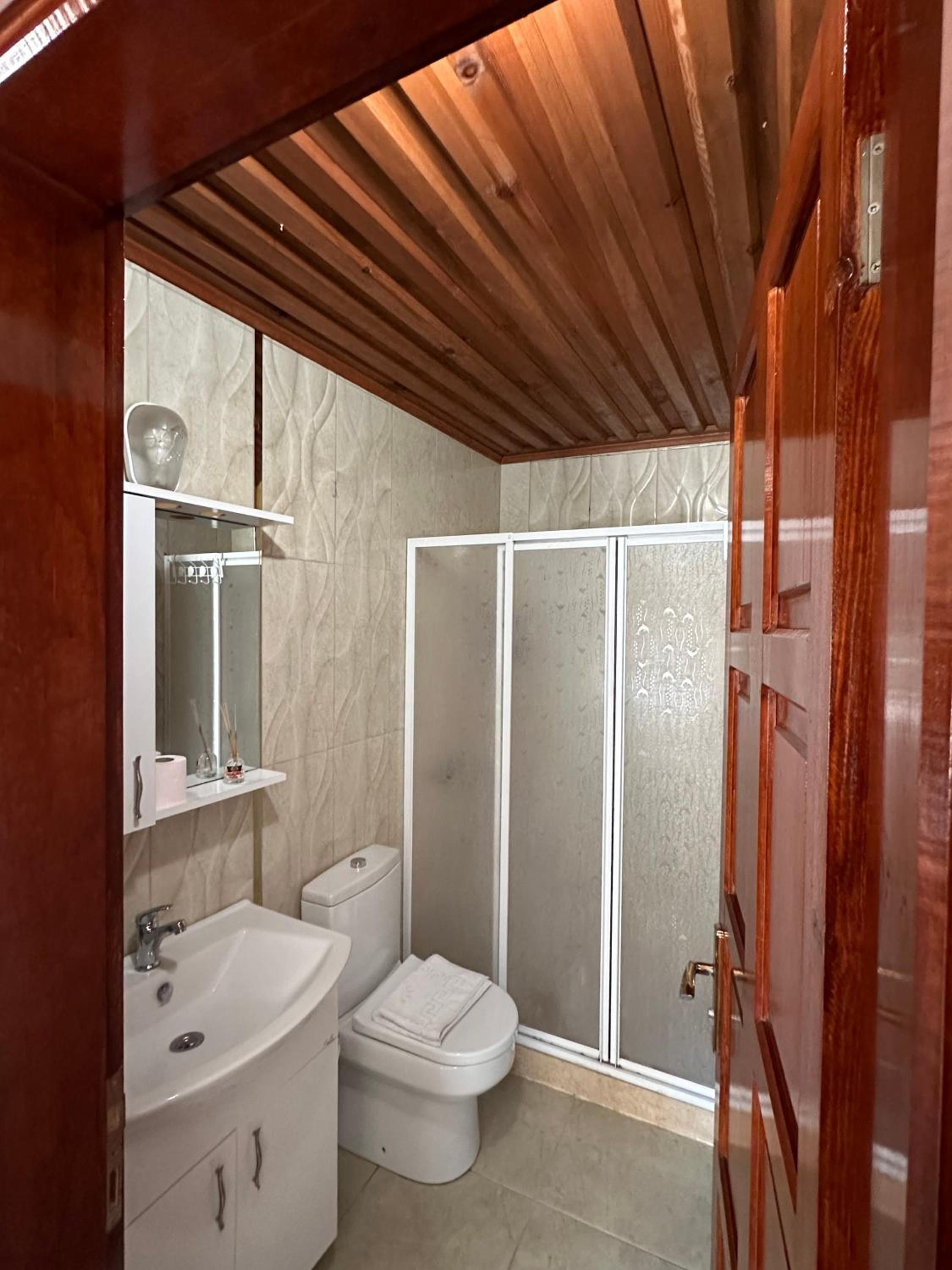 Standard Triple Room - Photo 13