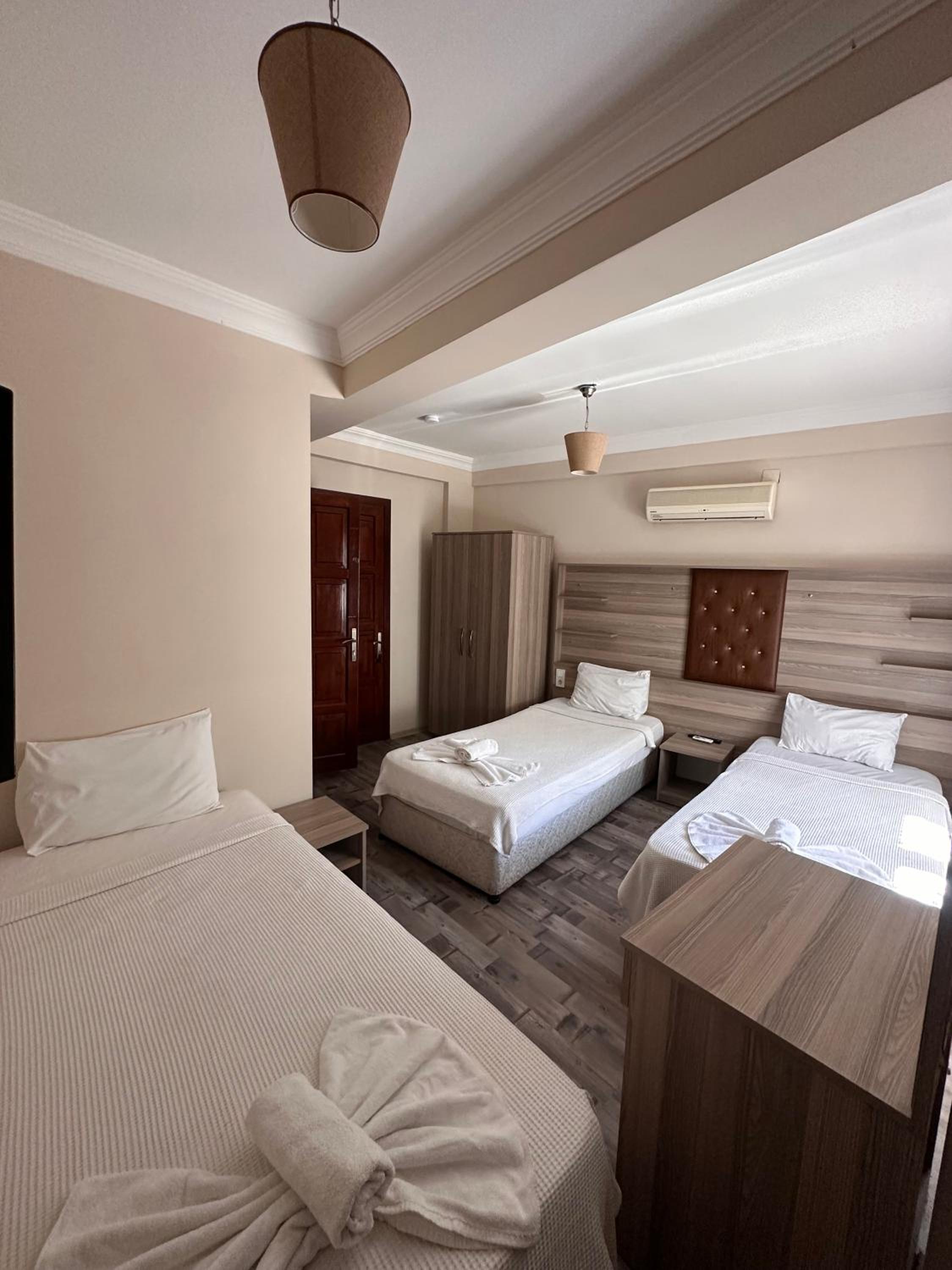 Standard Triple Room - Photo 6
