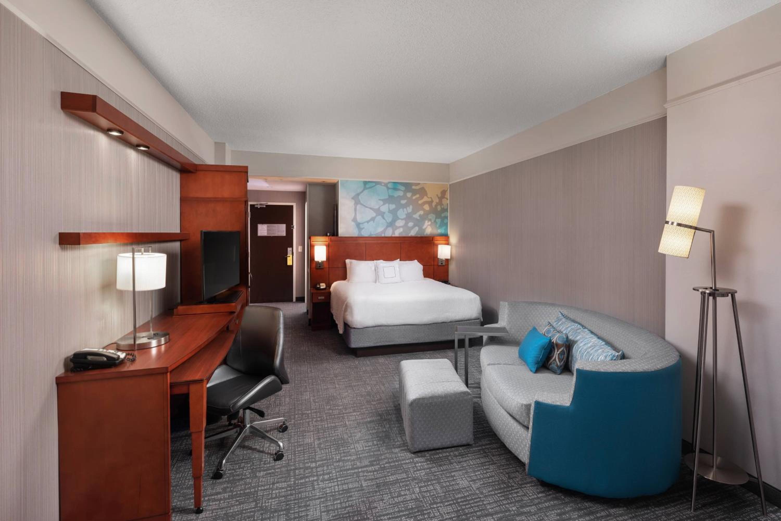 King Room with Sofa Bed and Roll-in Shower - Mobility and Hearing Accessible - Photo 2