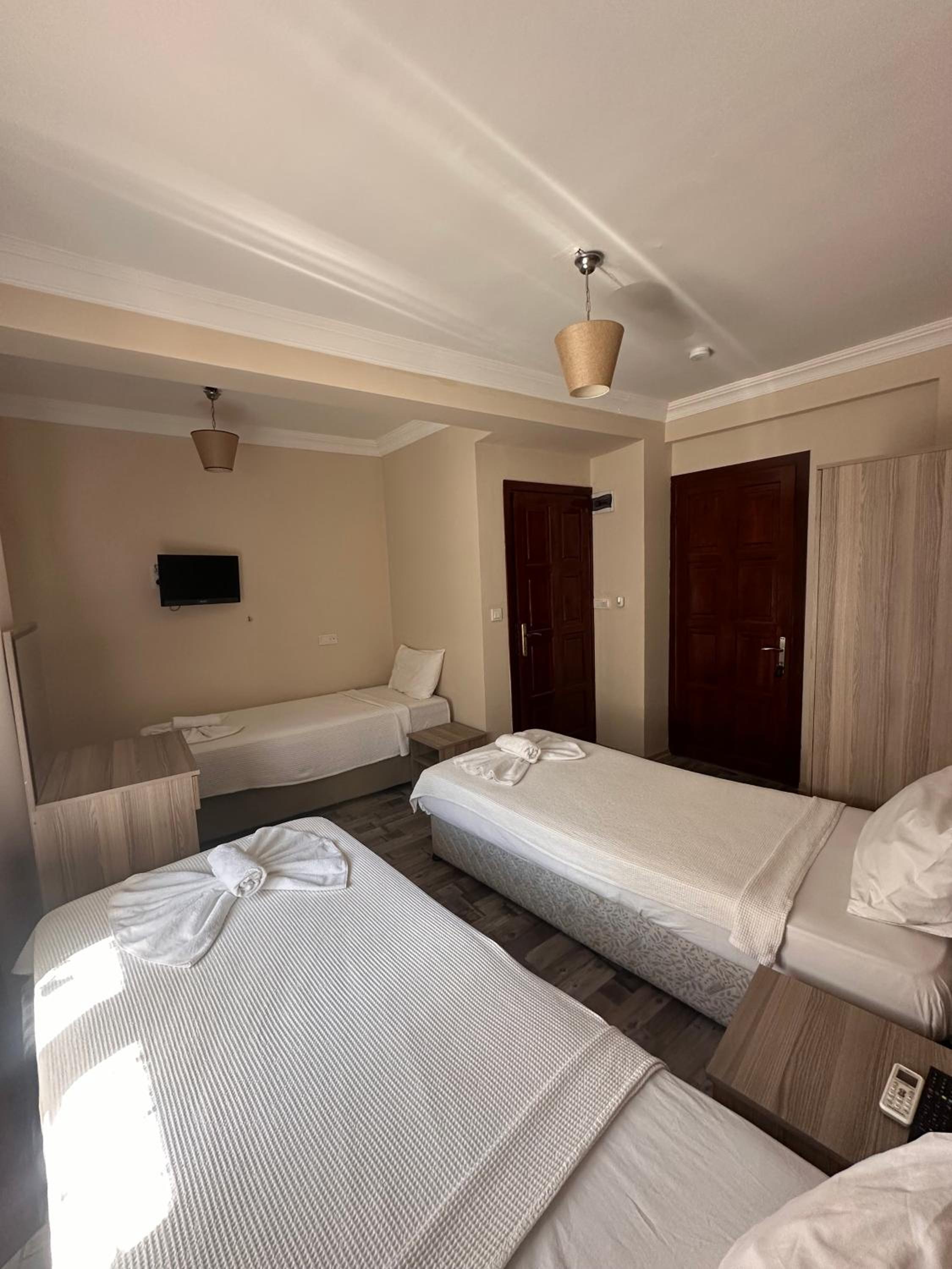 Standard Triple Room - Photo 5