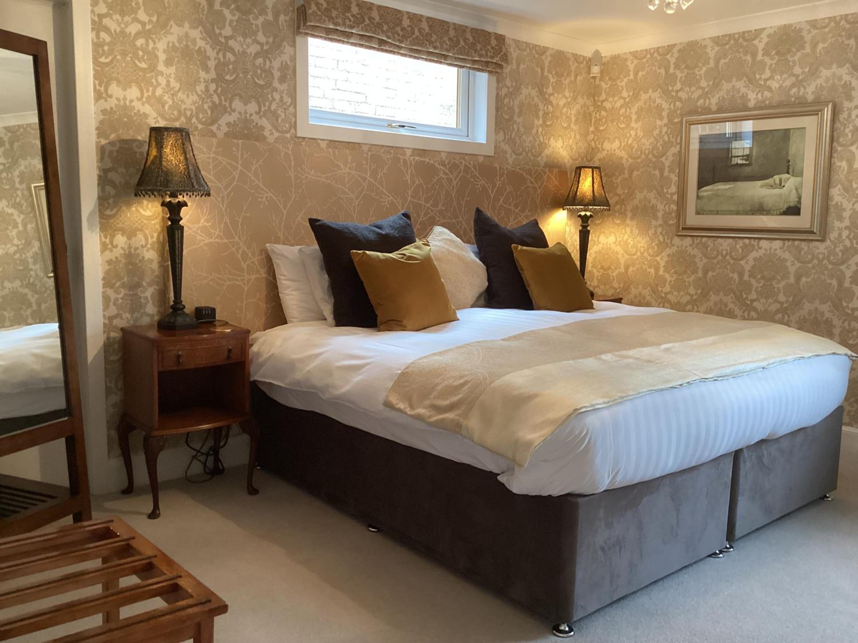 Deluxe Double or Twin Room