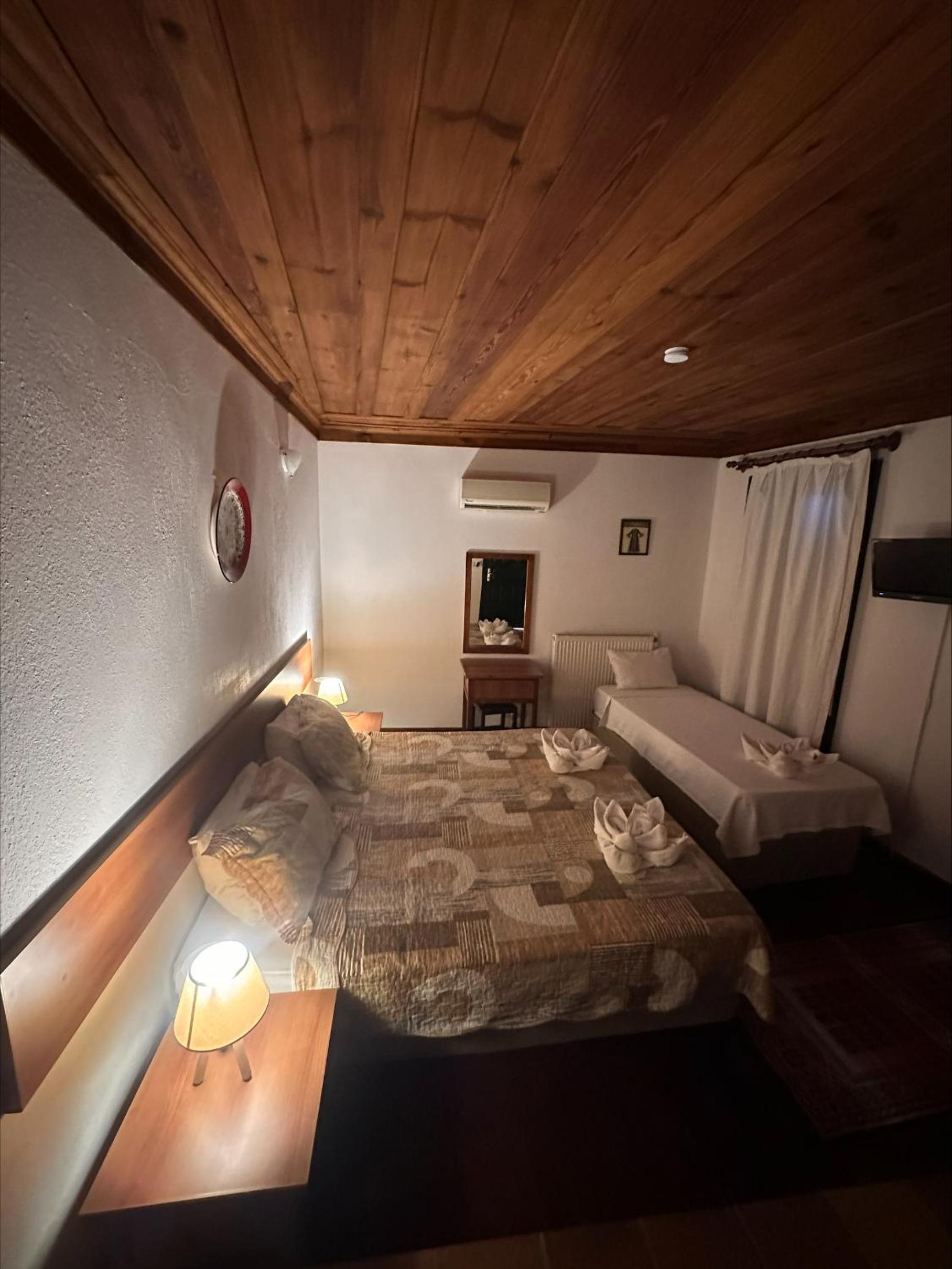 Standard Triple Room - Photo 2