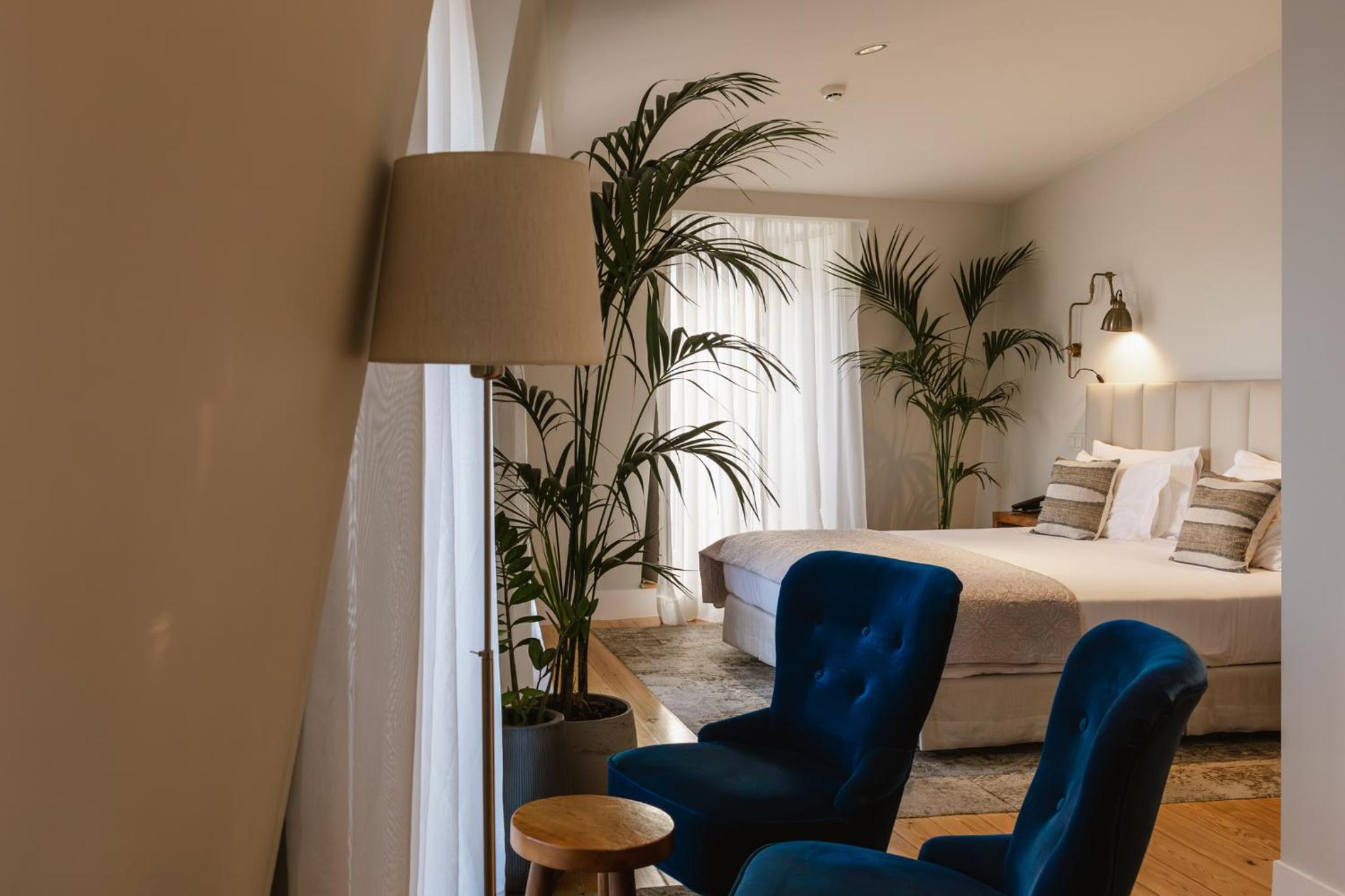 Corner Suite - Photo 1