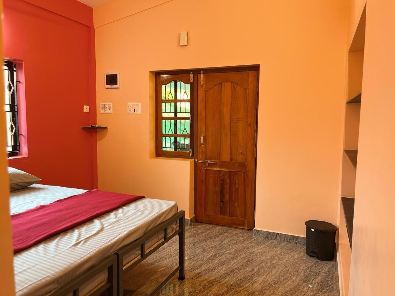 One-Bedroom House photo 1