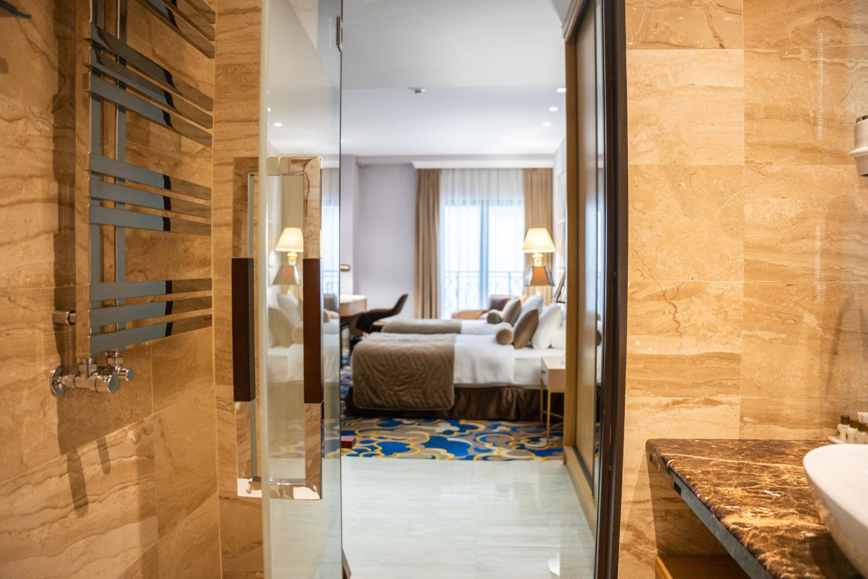 Standard Twin Room photo 2