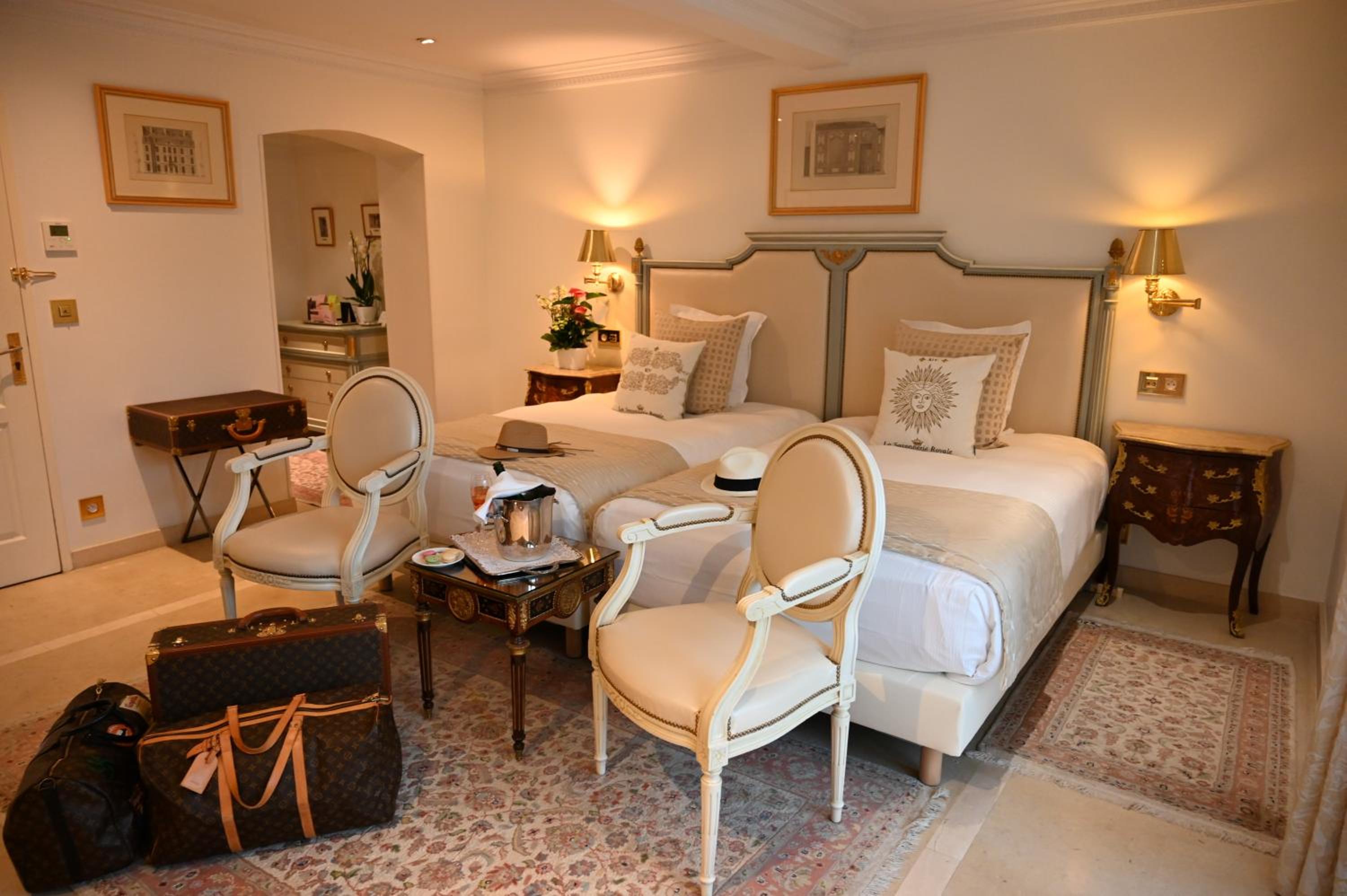 Deluxe Room - Photo 1