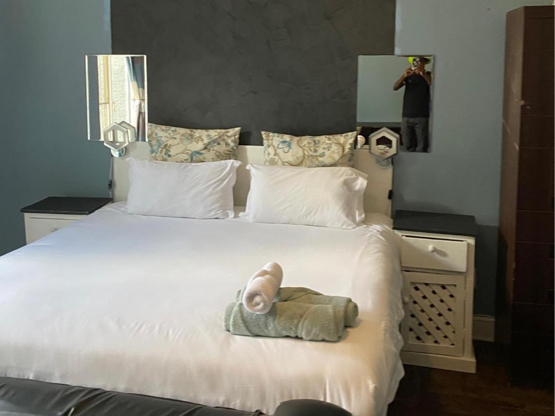 Standard King Room - Photo 1