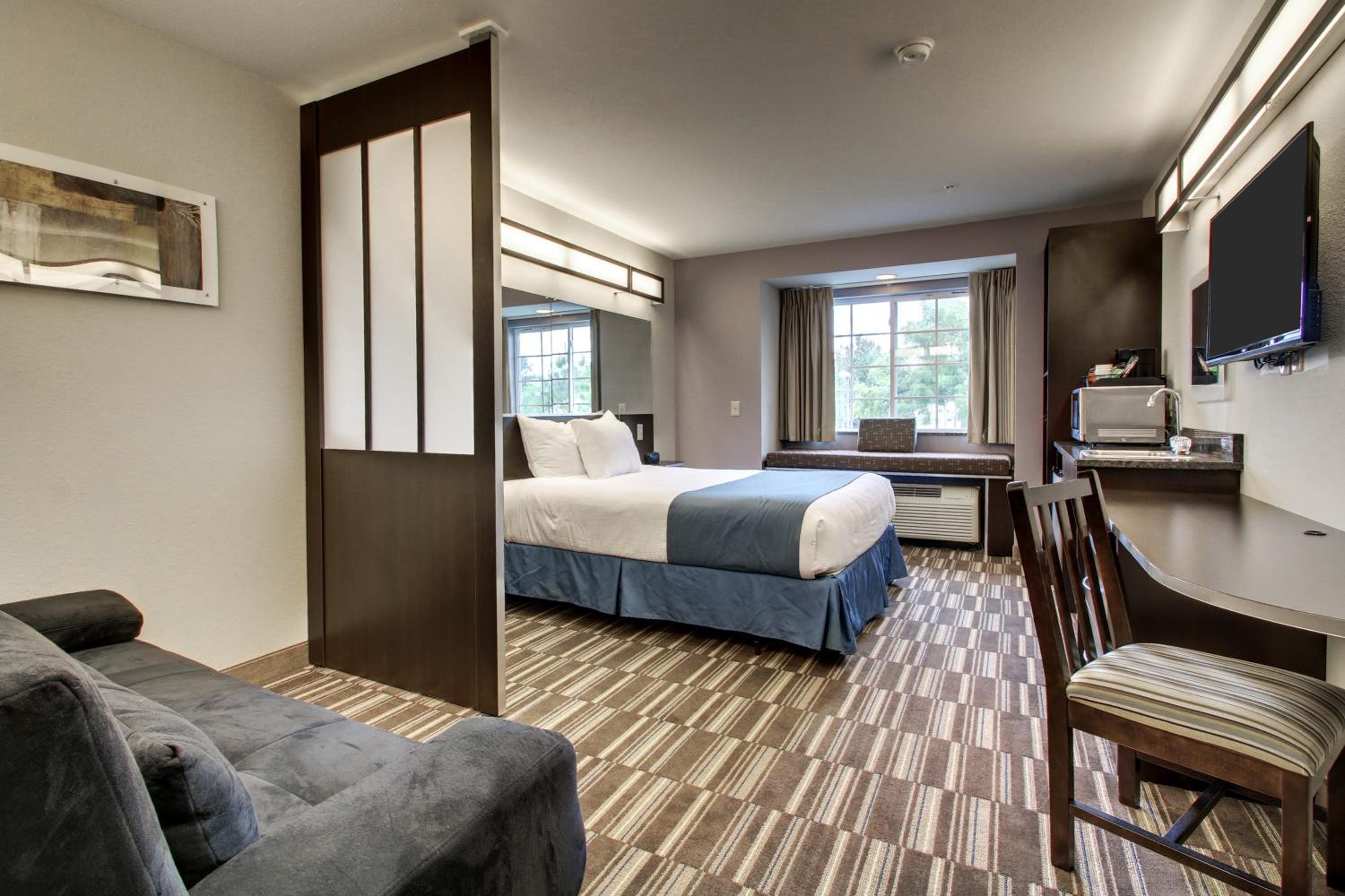 Microtel Inn & Suites by Wyndham Tuscaloosa, Photo 3