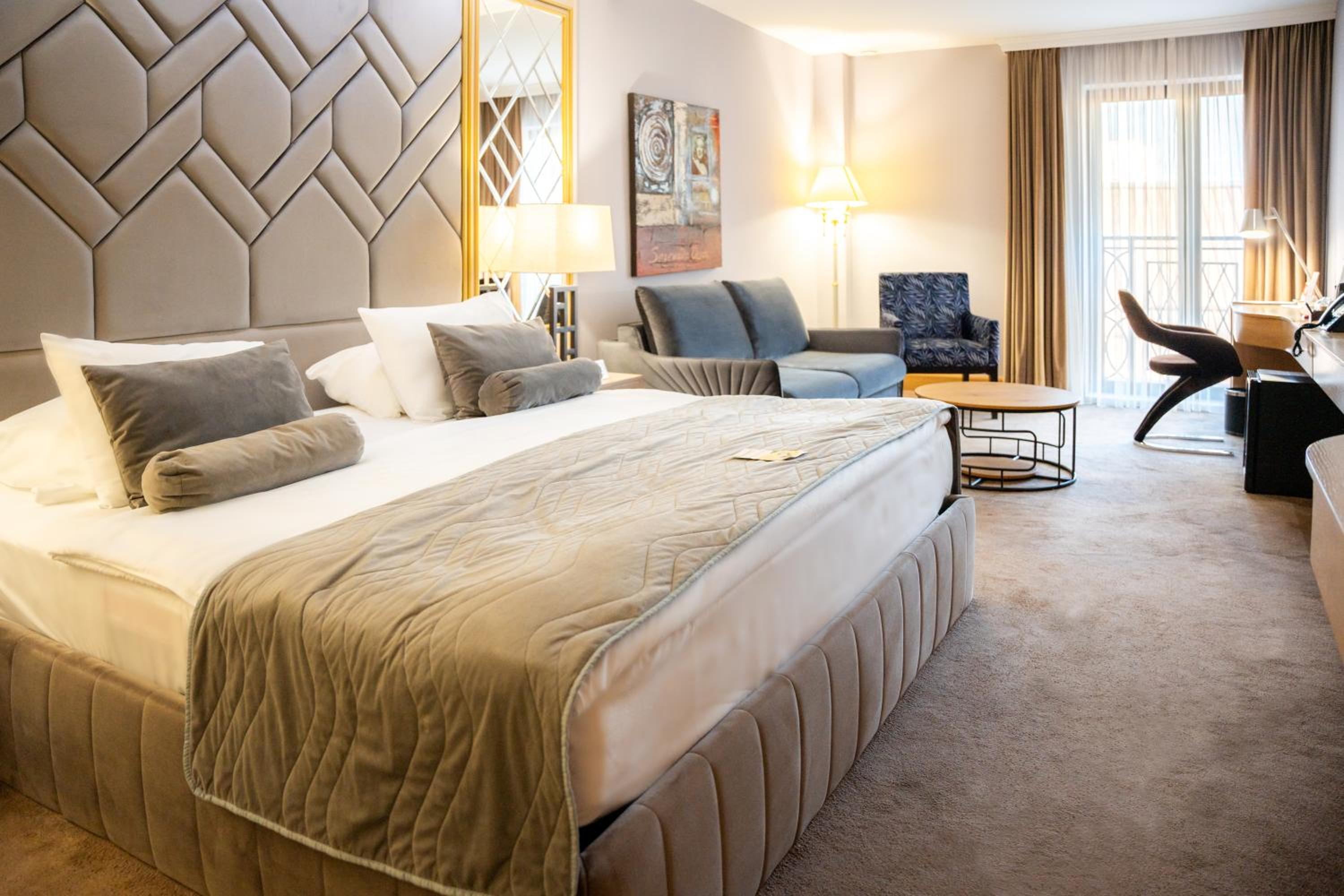 Double Room with Extra Bed photo 3