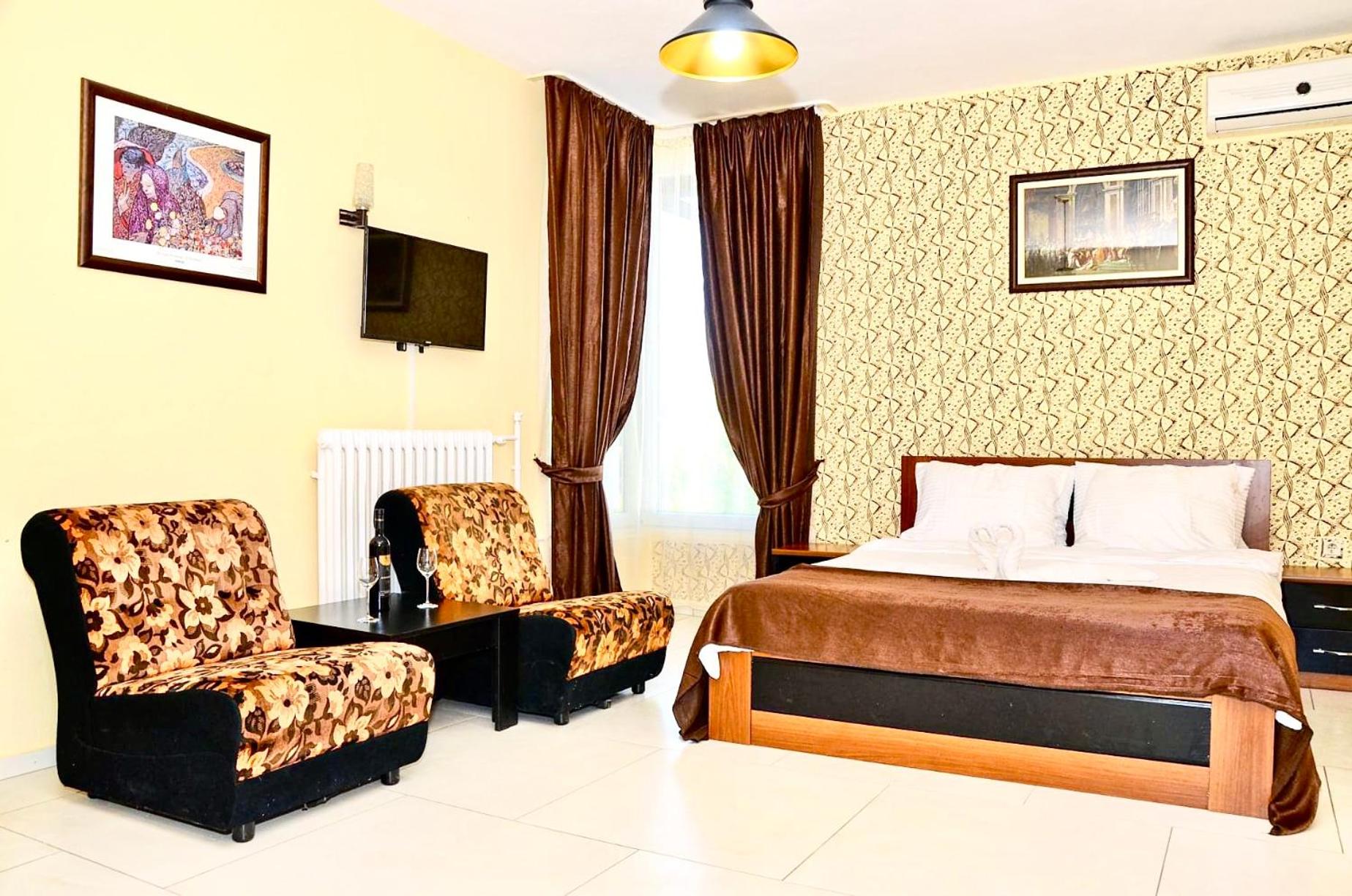 Deluxe Family Room - Photo 3
