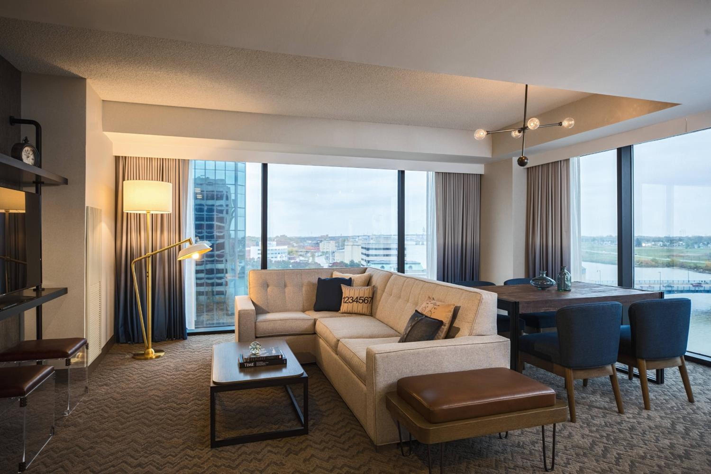 King Suite - Photo 1