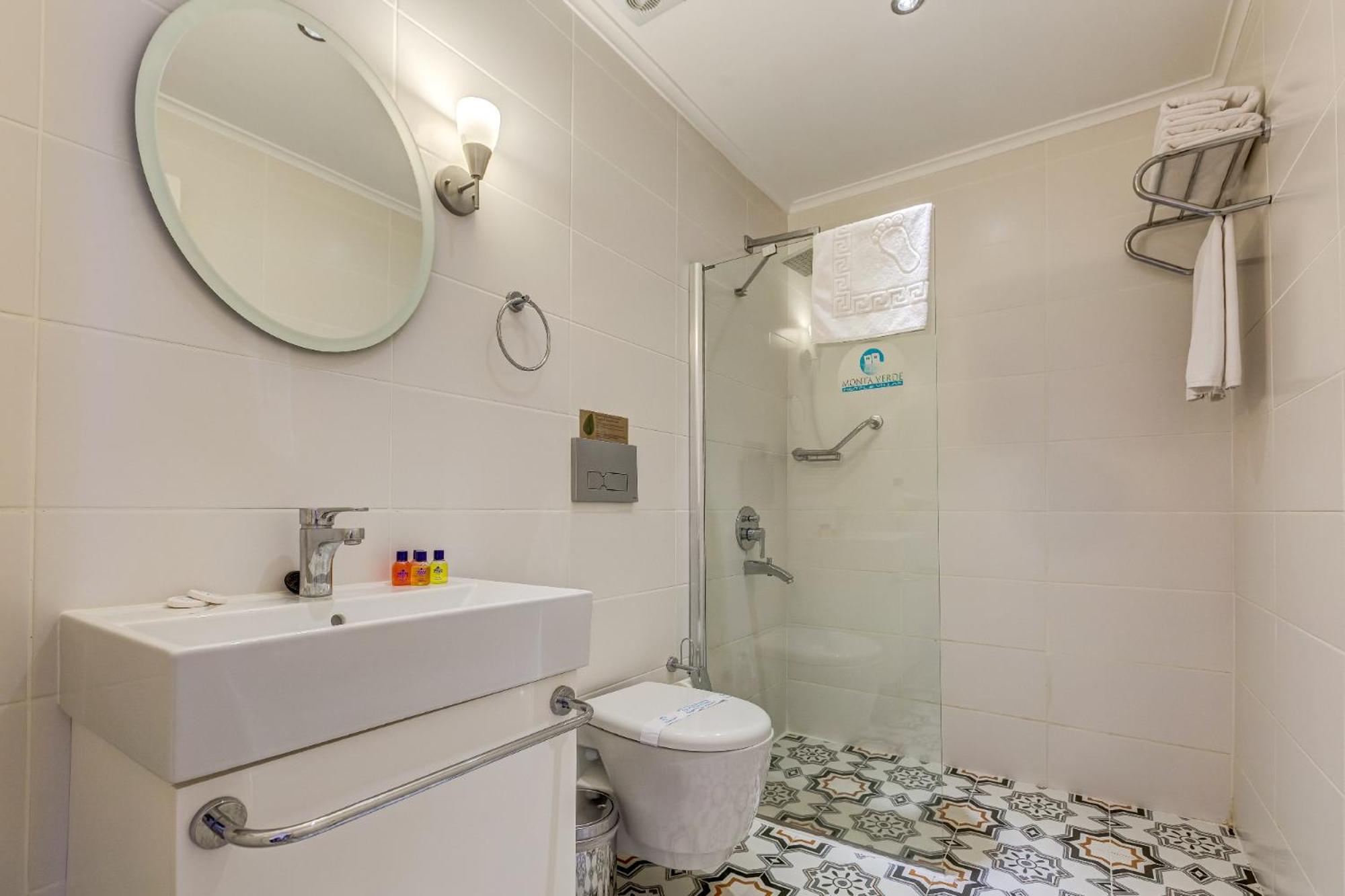 Deluxe Room - Photo 2