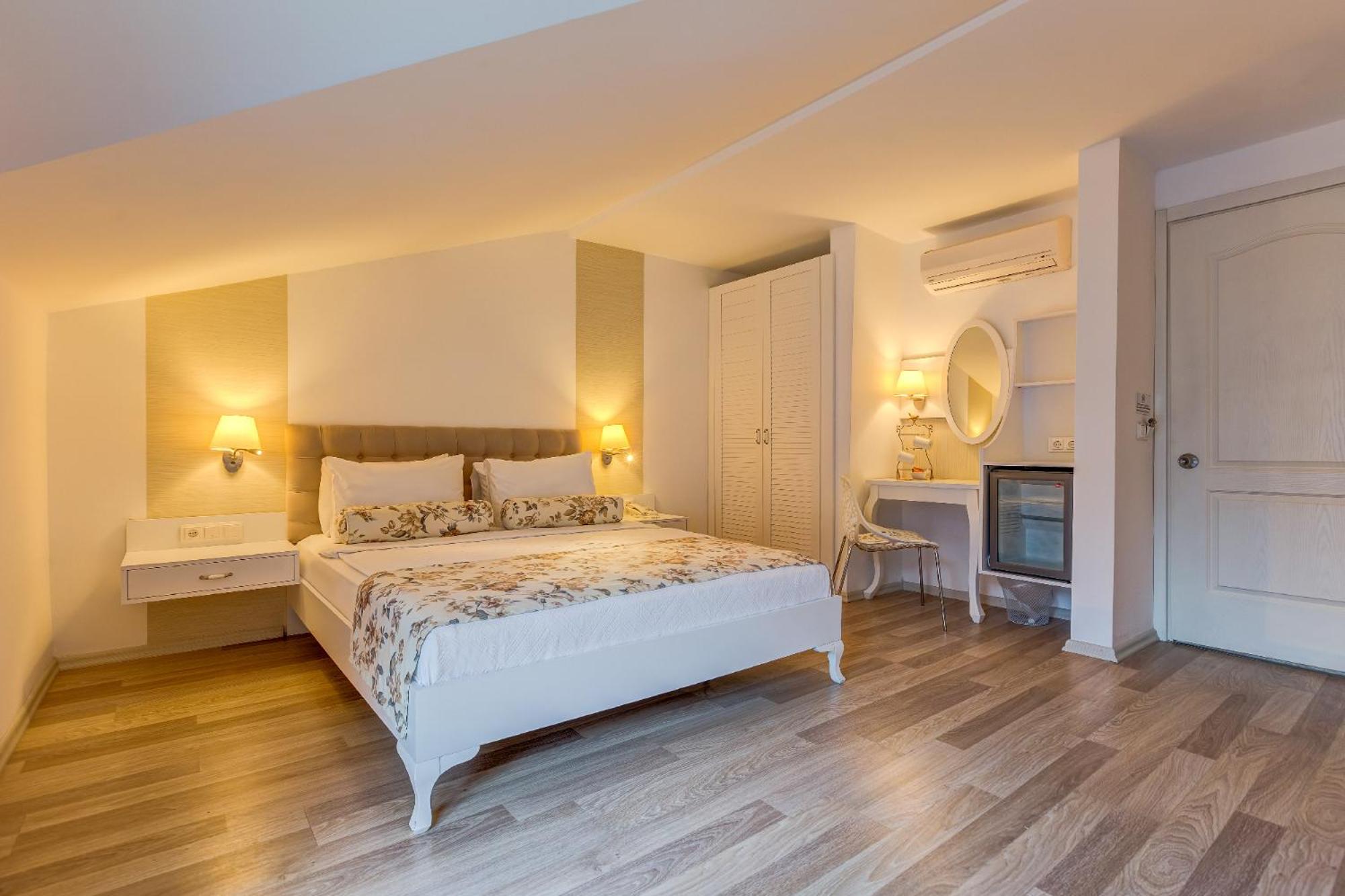 Deluxe Room - Photo 1