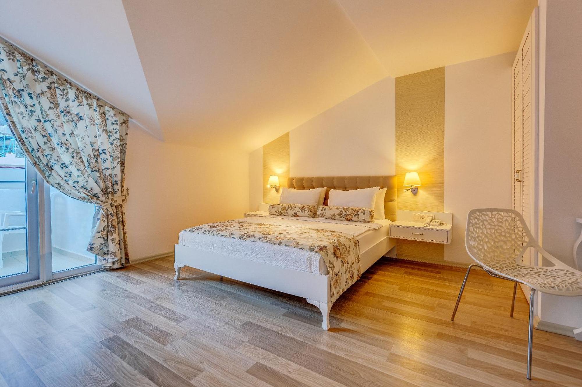 Deluxe Room - Photo 4