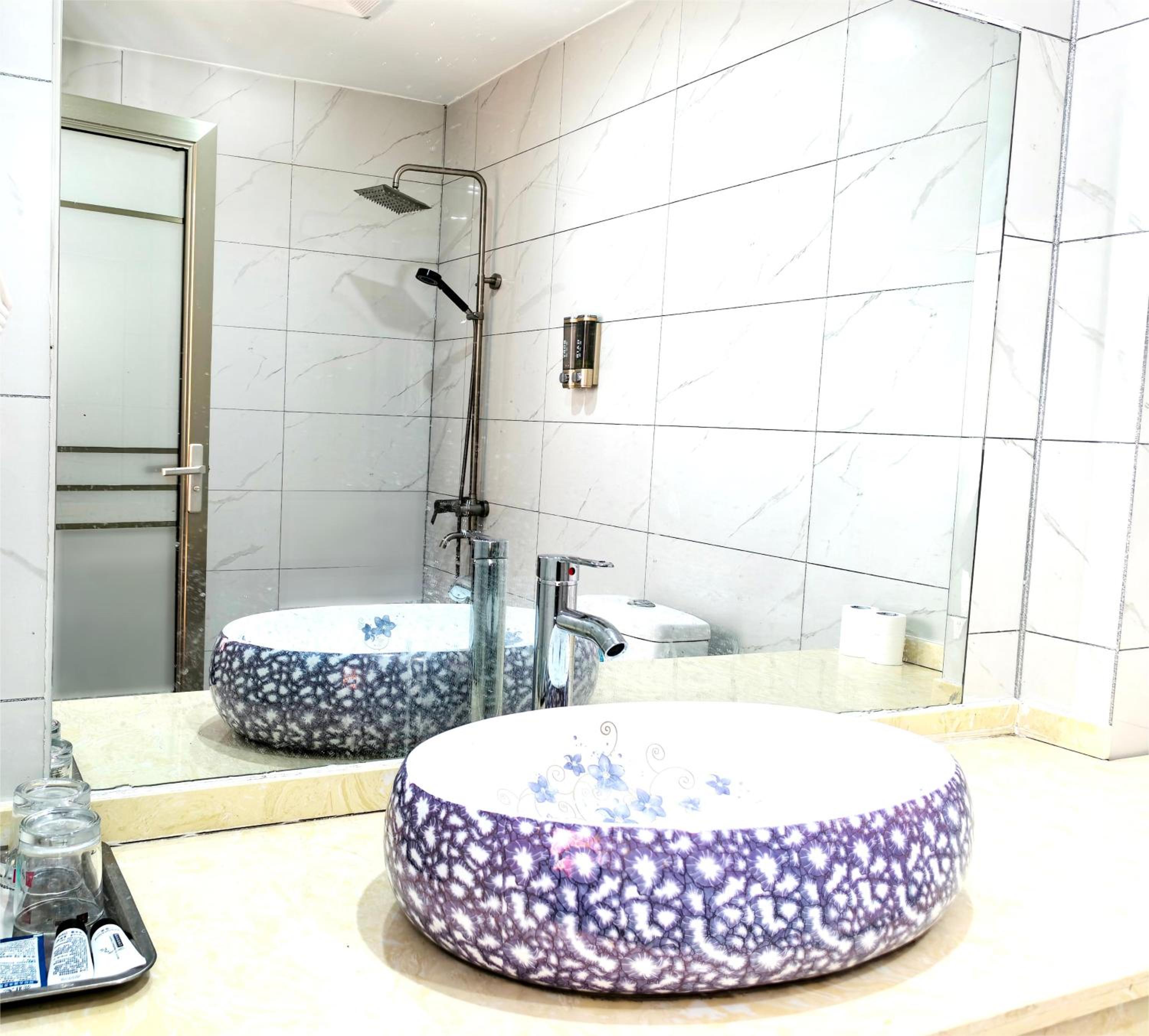 Triple Room with Private Bathroom photo 3