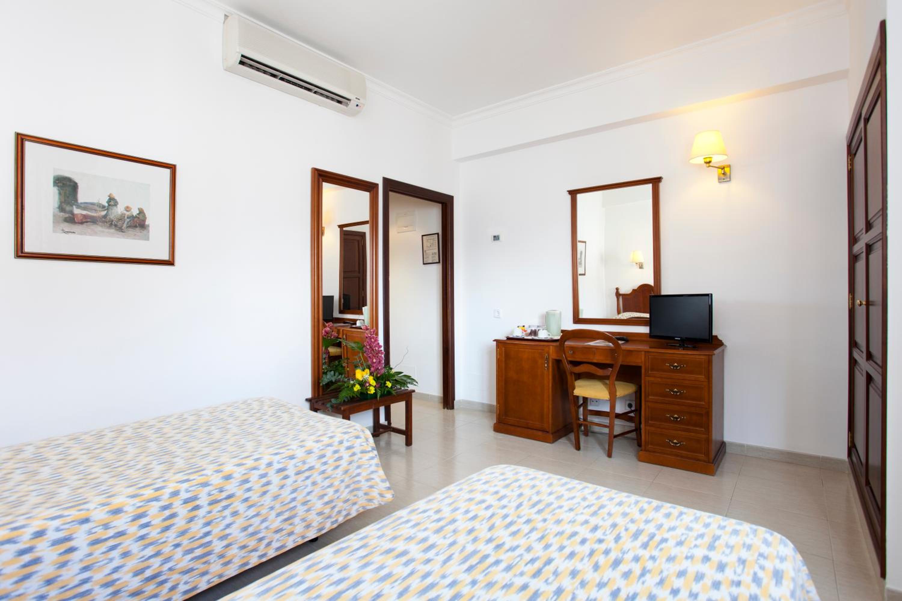 Standard Double Room - Photo 4