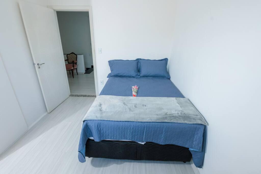 Seven-Bedroom House photo 2
