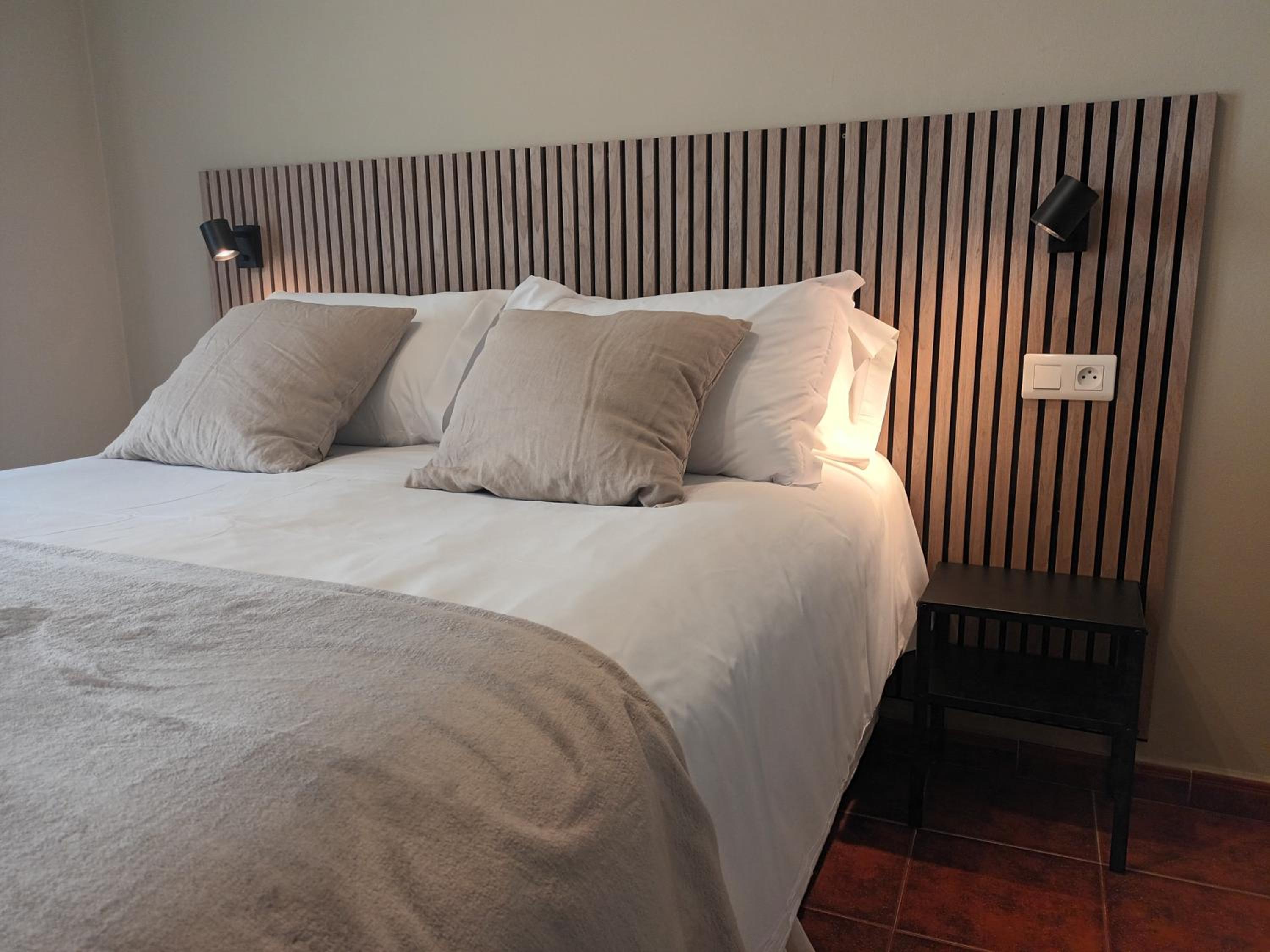 Standard Double Room - Photo 7