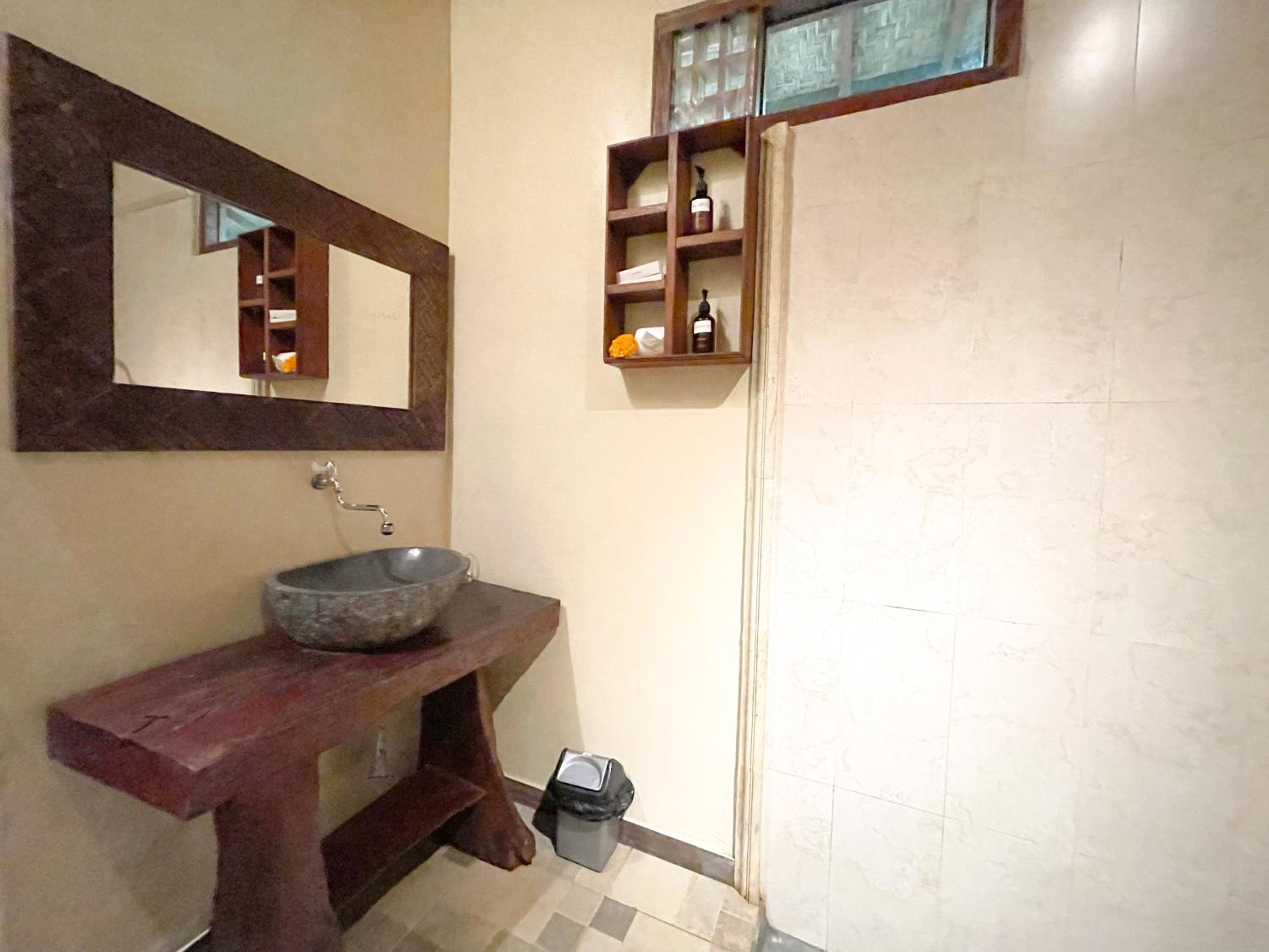 Double Room with Garden View - Photo 8