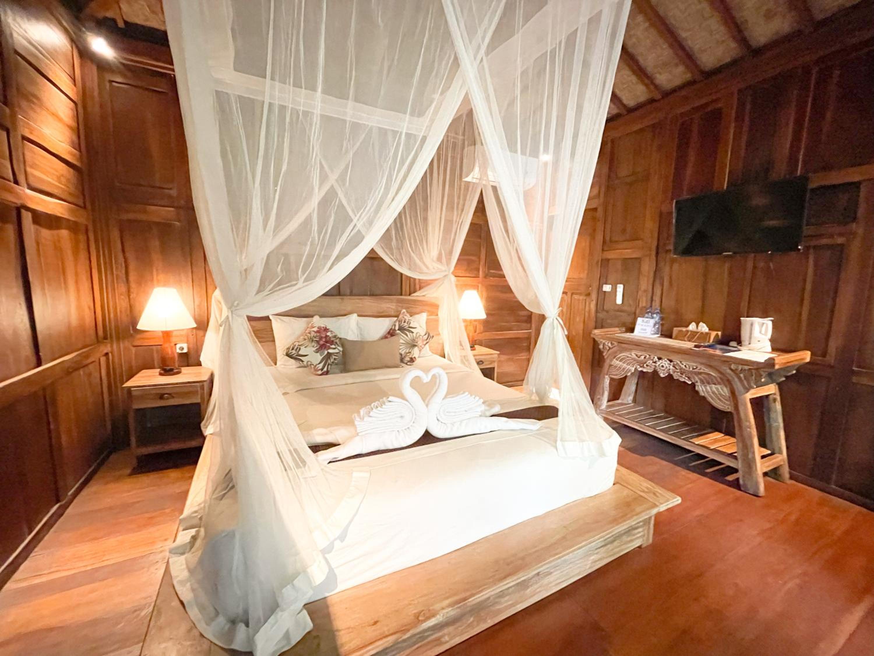 Deluxe Double Room with Pool View - Photo 1