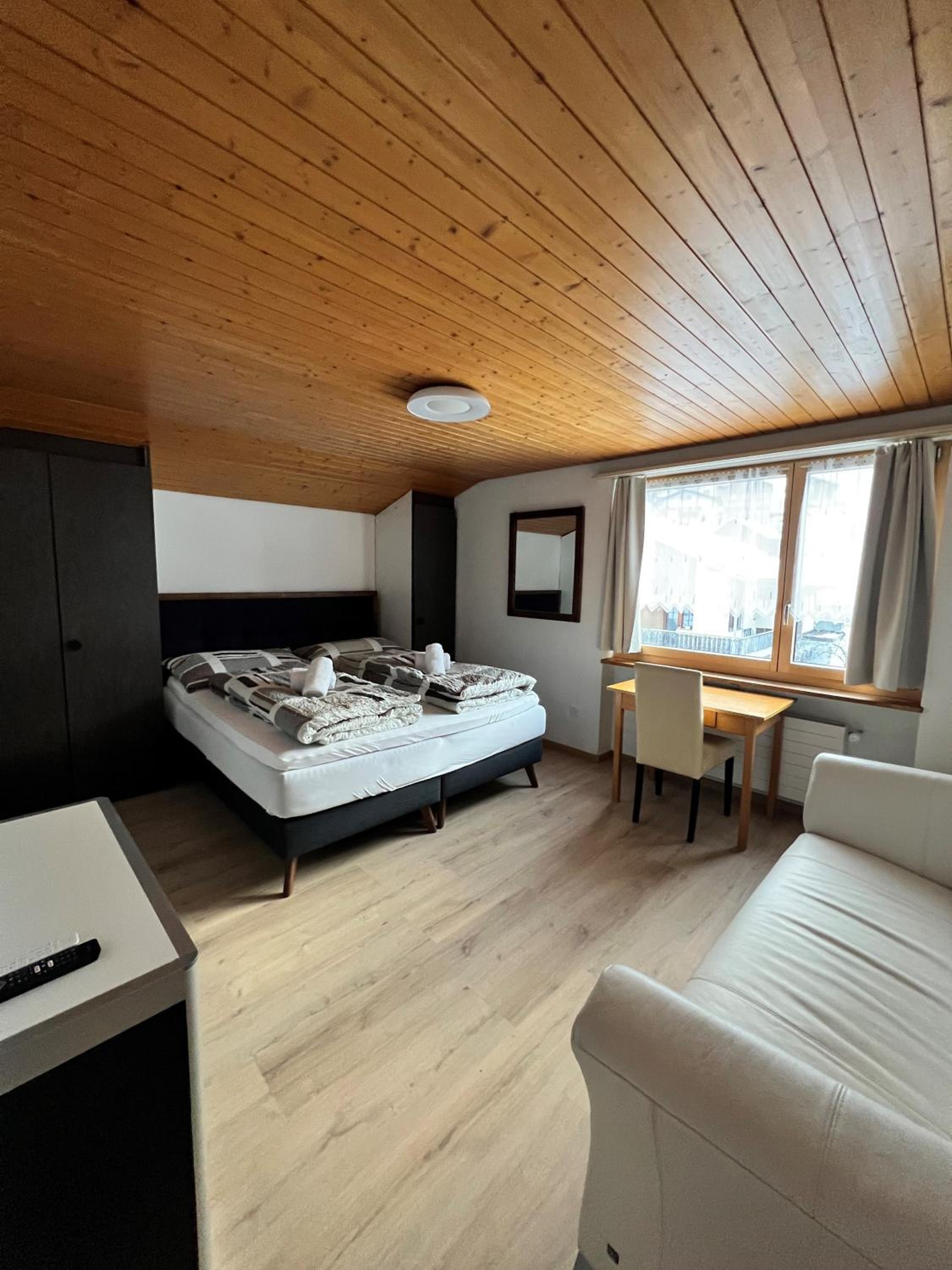 Double Room With Private Bathroom photo 1