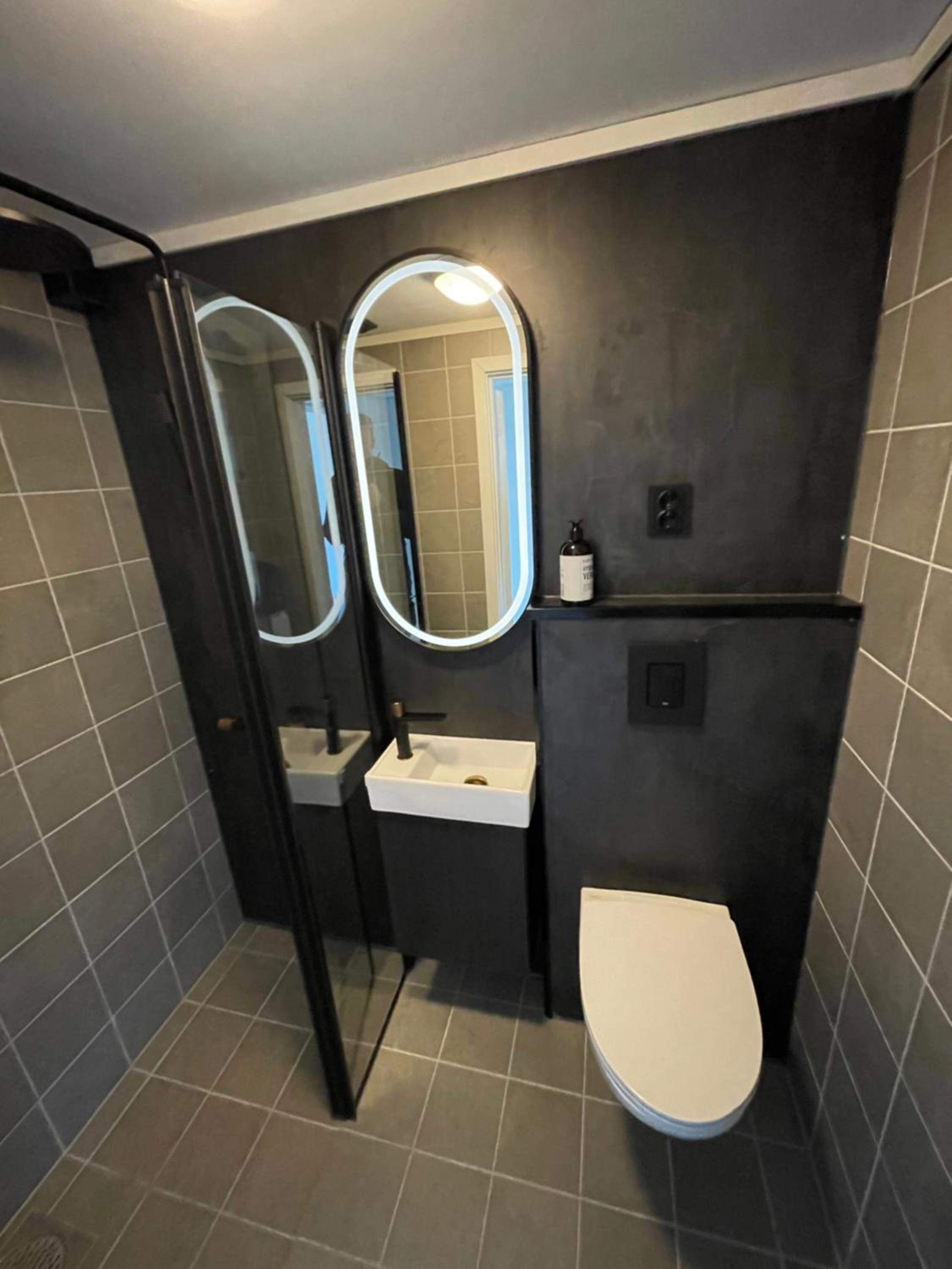 Family Room with Bathroom photo 3