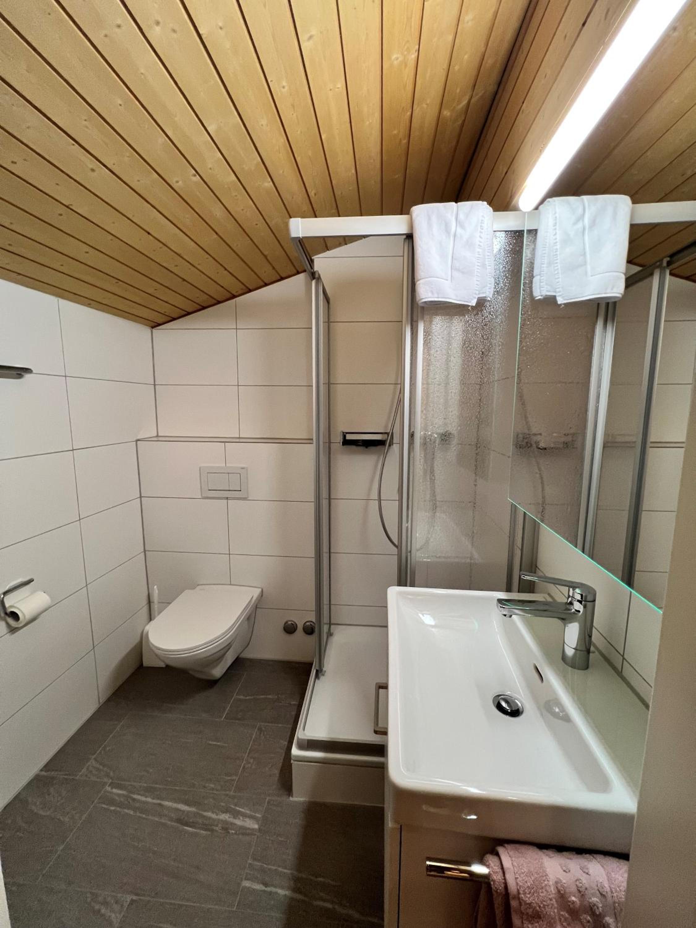 Double Room With Private Bathroom photo 2
