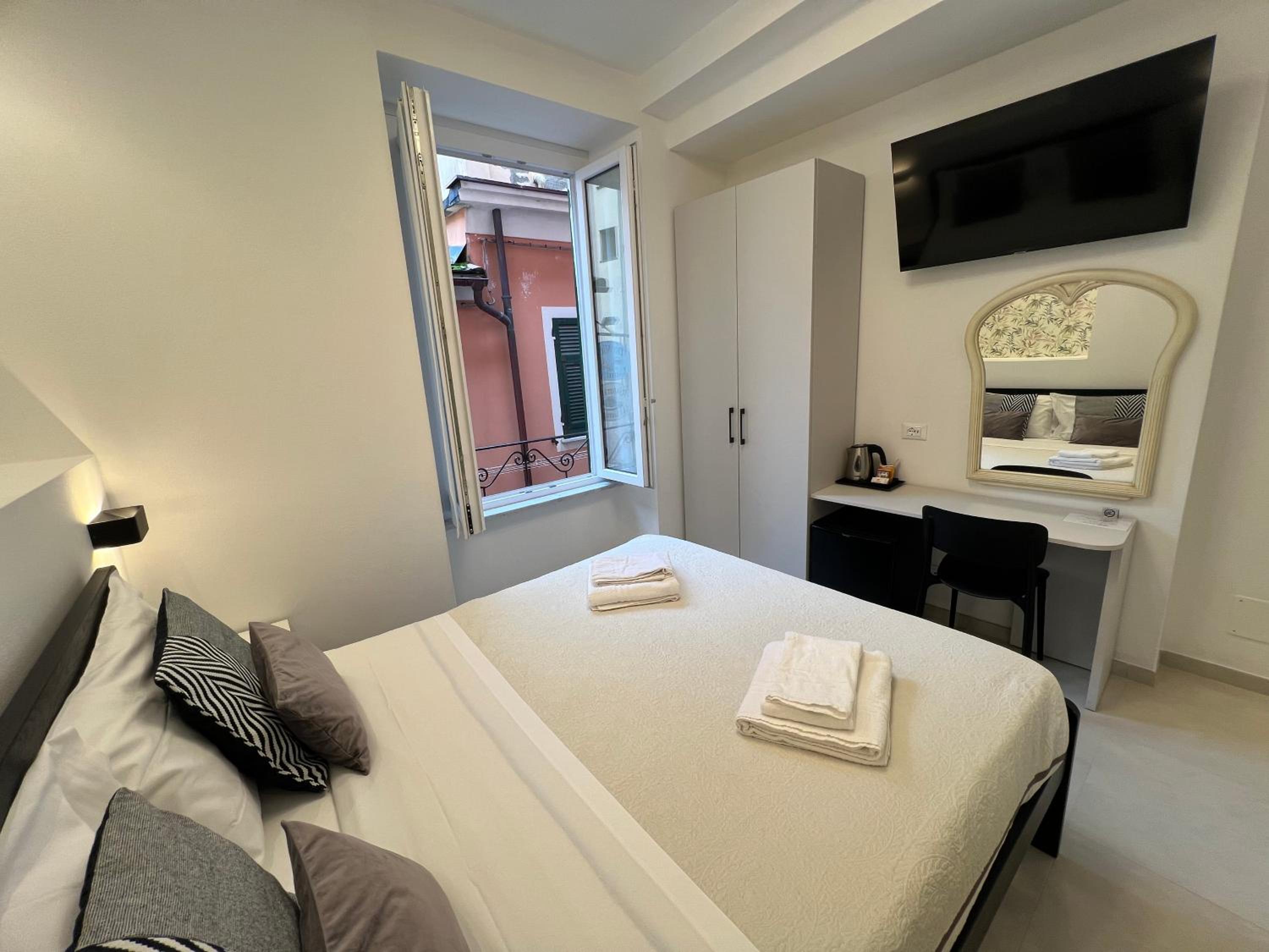 Double Room - Photo 7