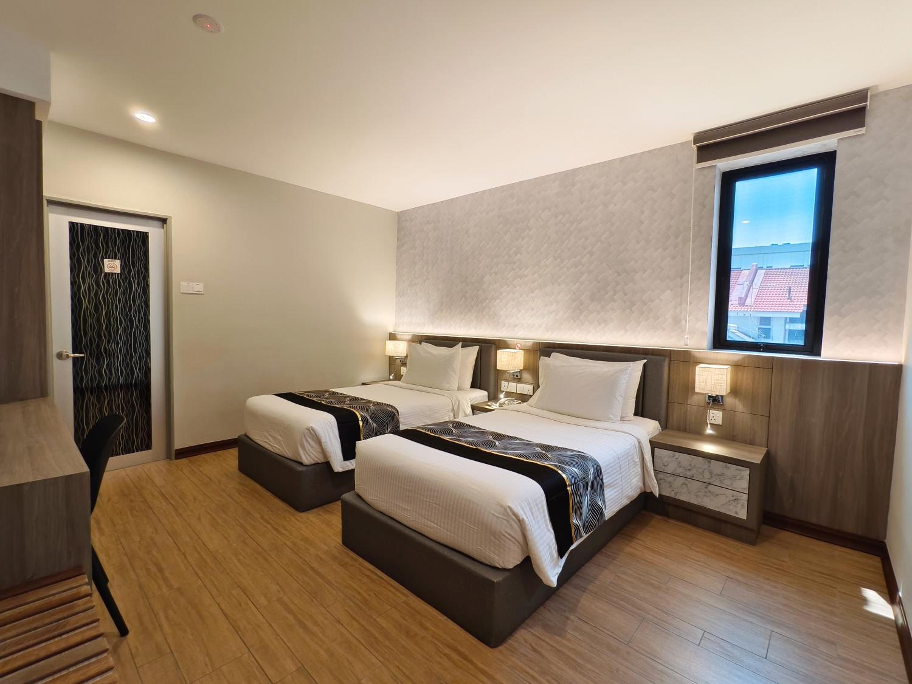 Deluxe Twin Room - Photo 1