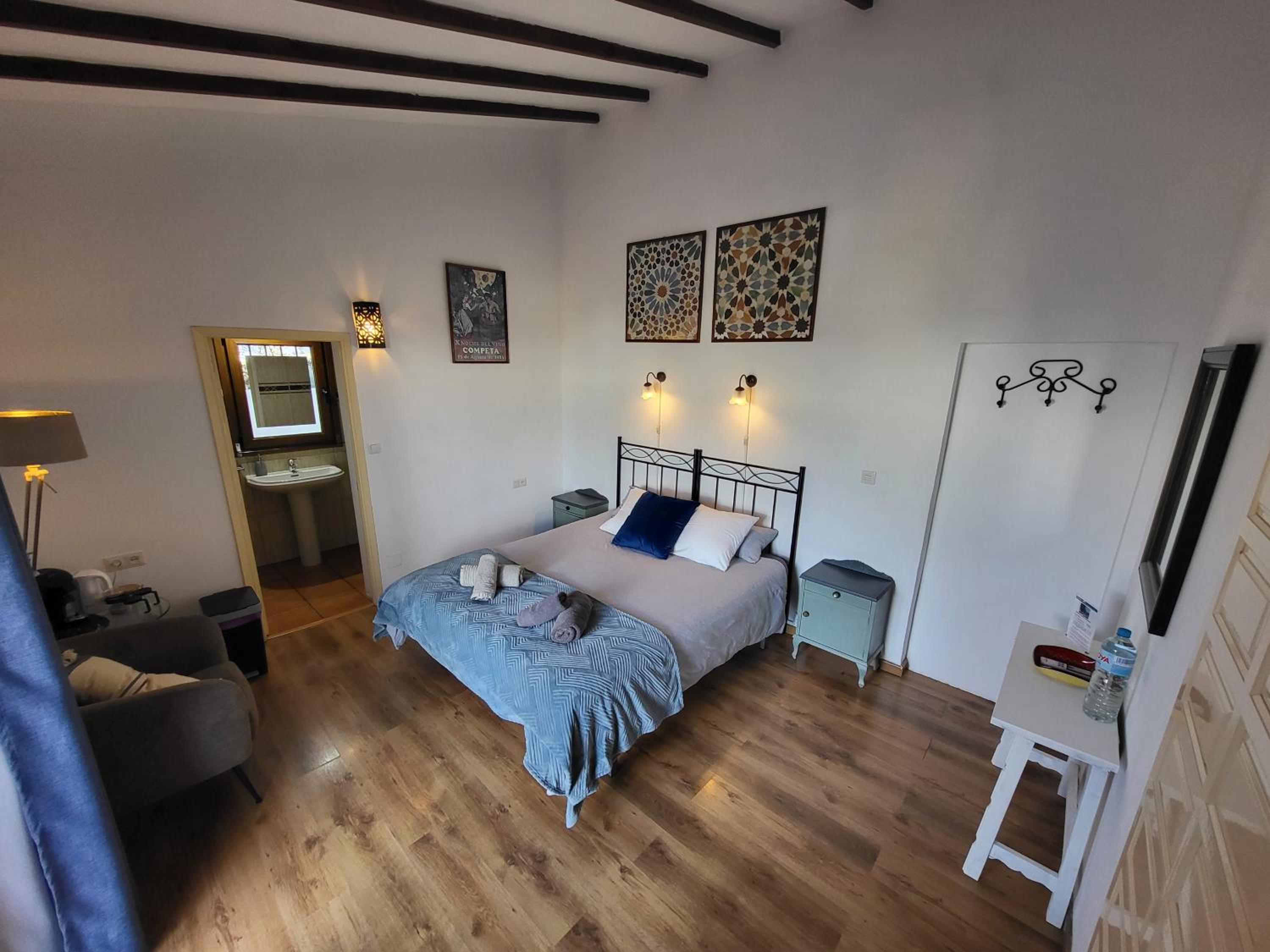 Double or Twin Room with Mountain View