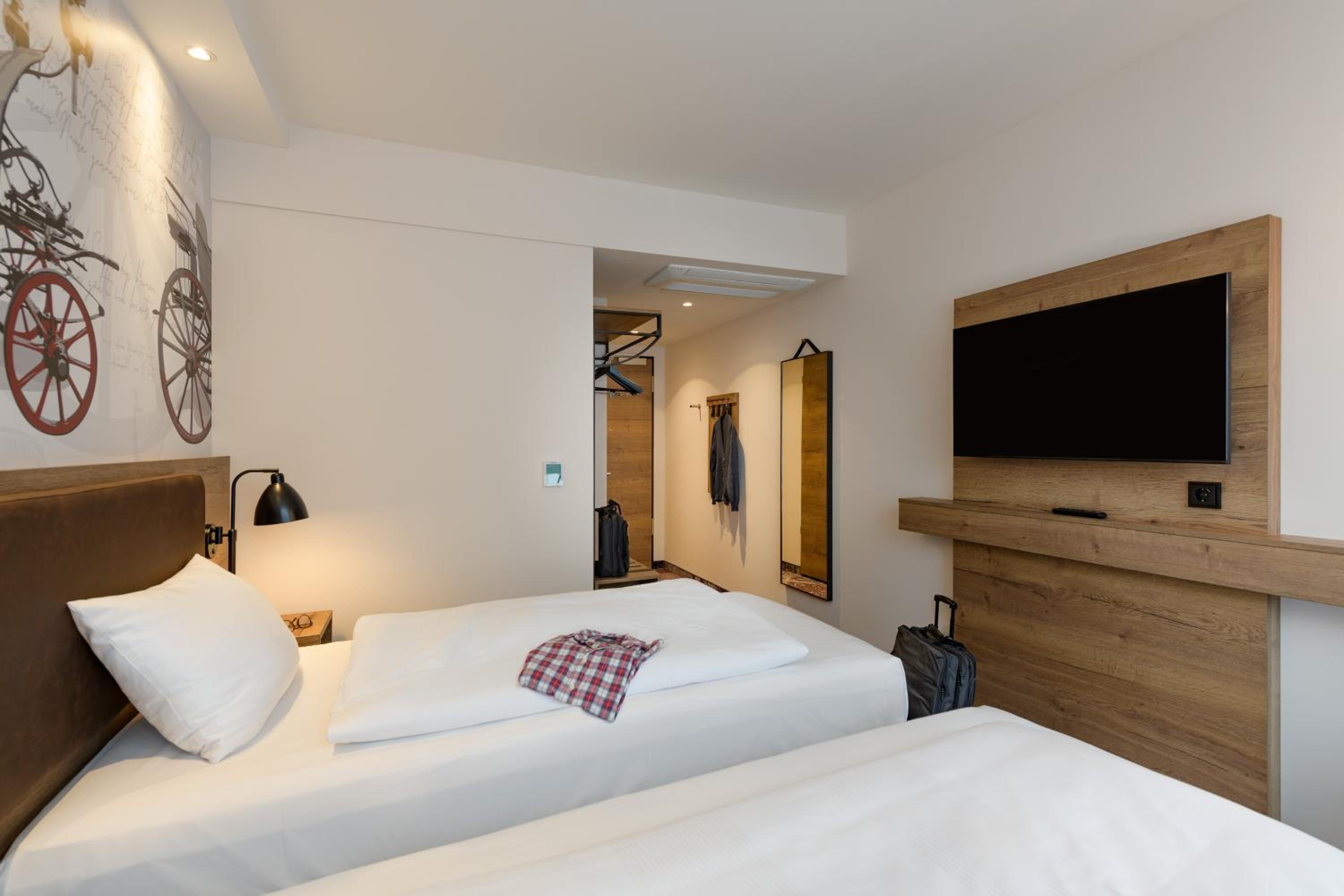 Standard Twin Room - Photo 6