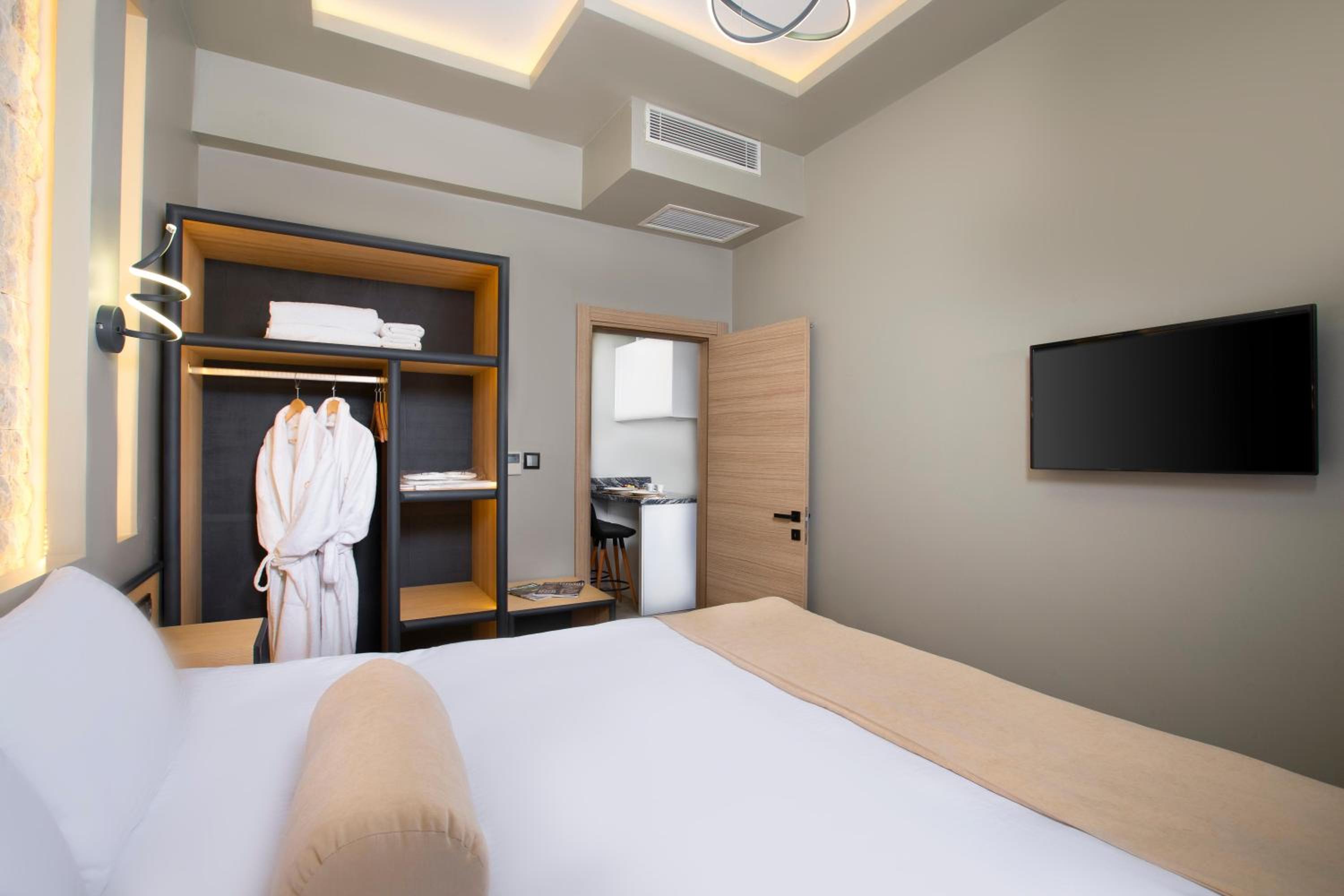 Suite with Spa Bath photo 2