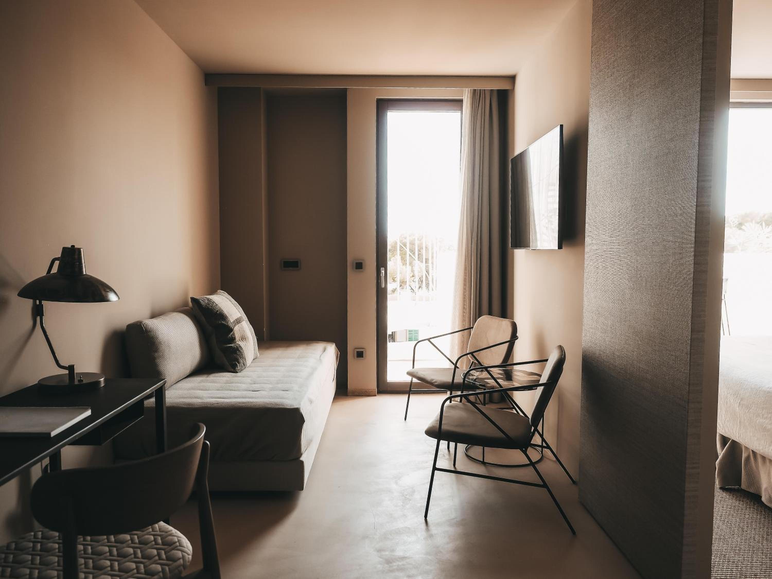 Deluxe Suite with Spa Bath