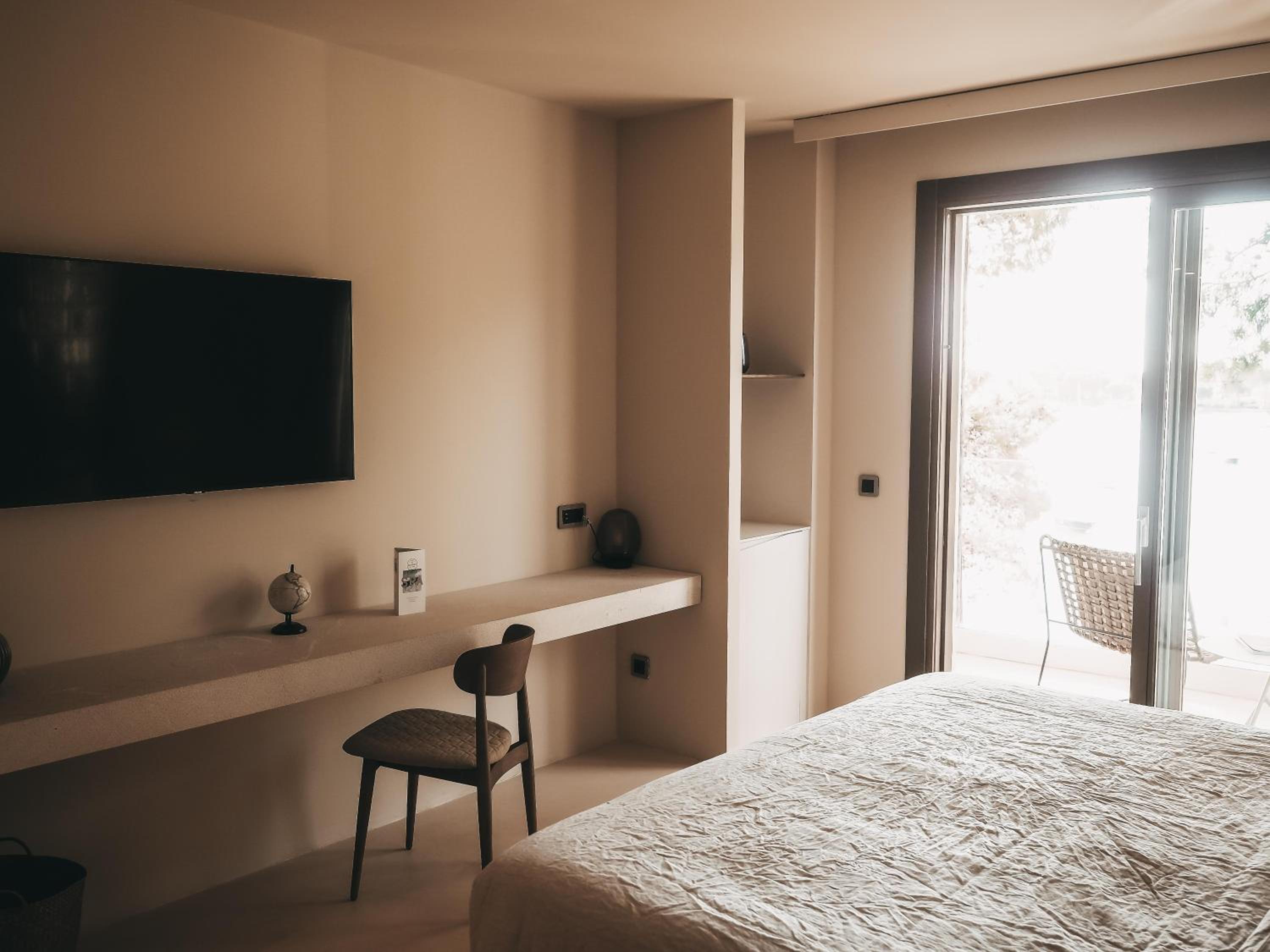 Deluxe Double Room with Balcony and Sea View