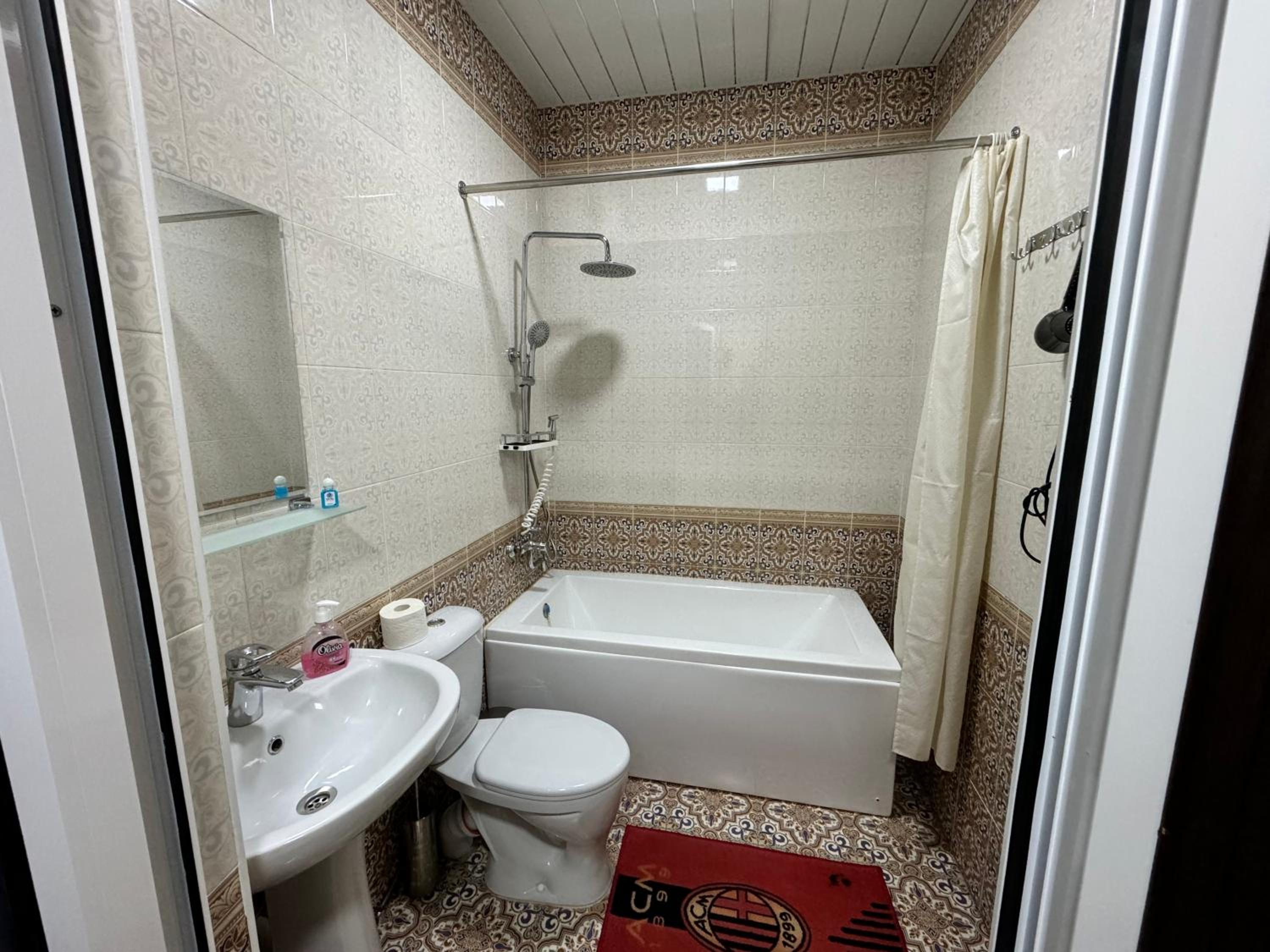 Single Room with Private Bathroom photo 3