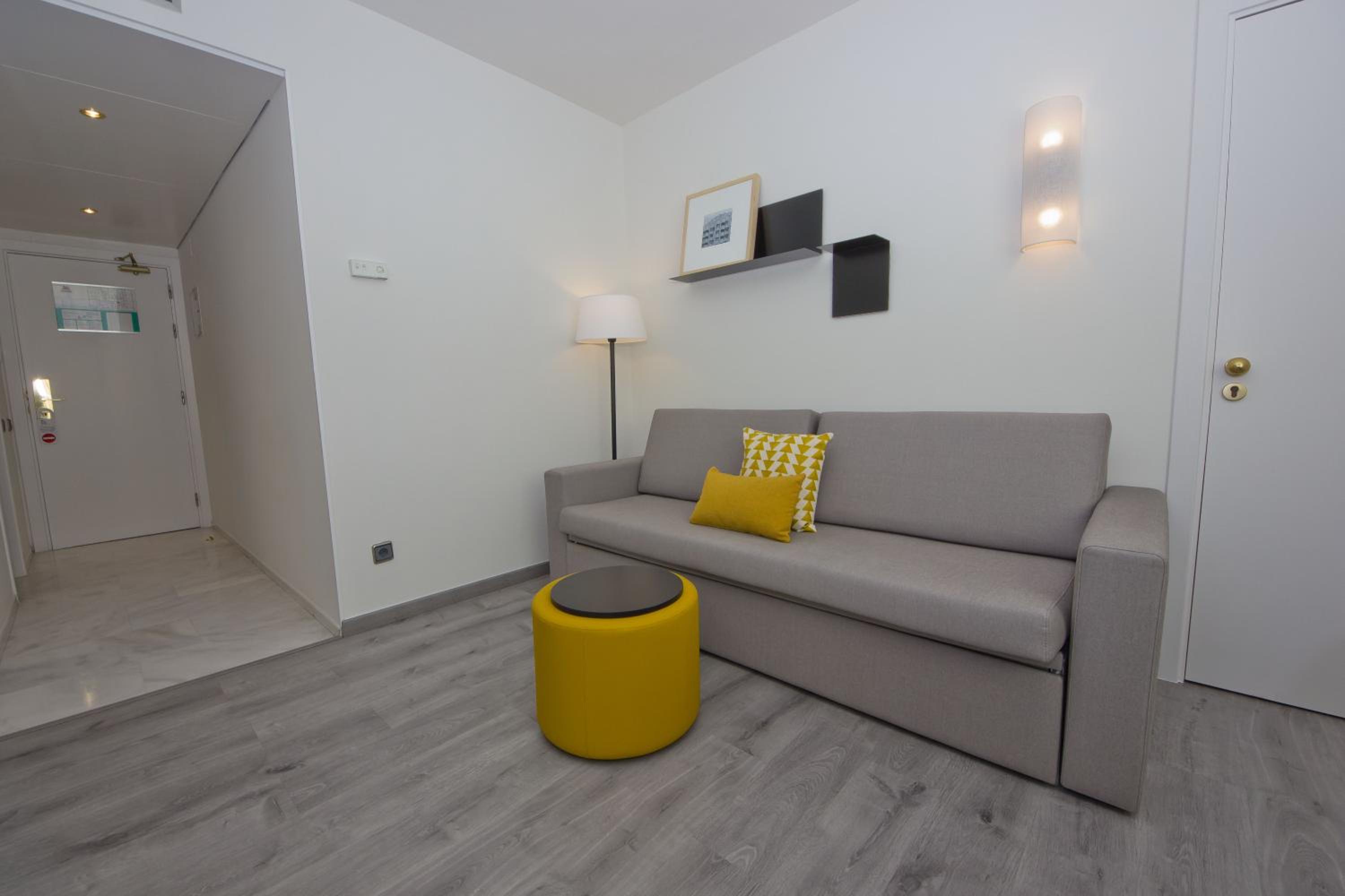 Sixtuple Room (4 Adults + 2 Children) photo 1