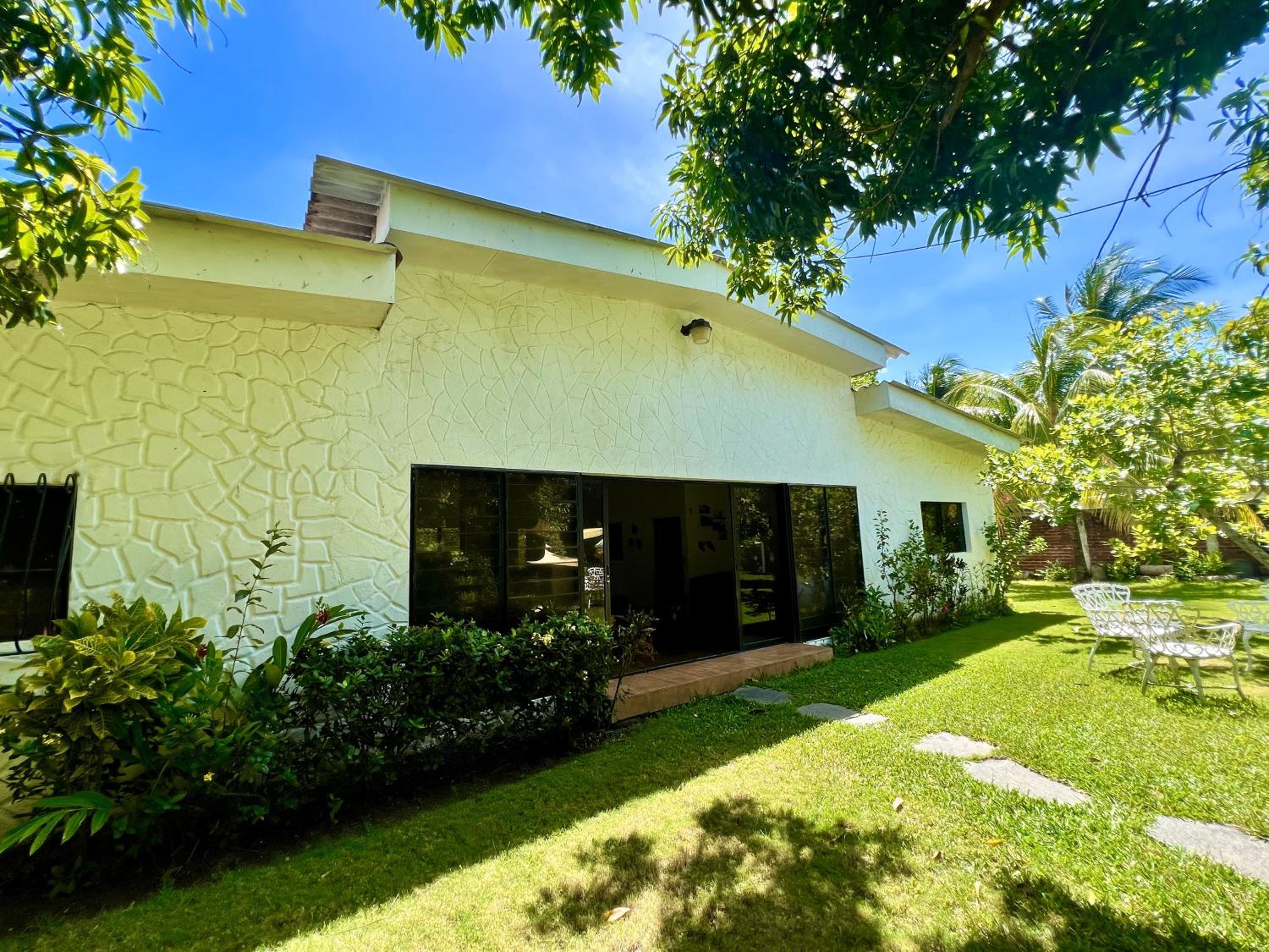 Three-Bedroom Villa photo 3