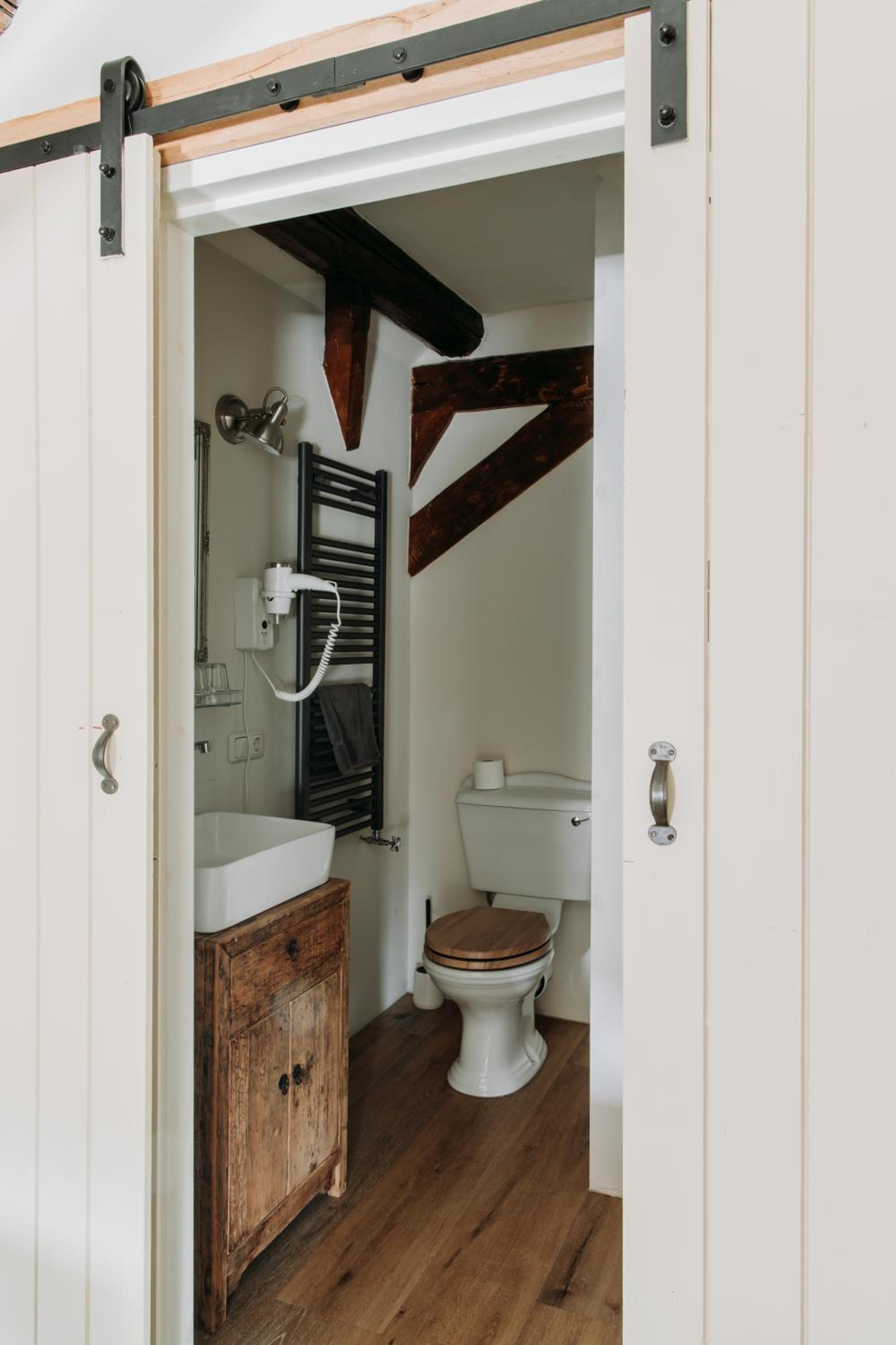 Double Room - Photo 10